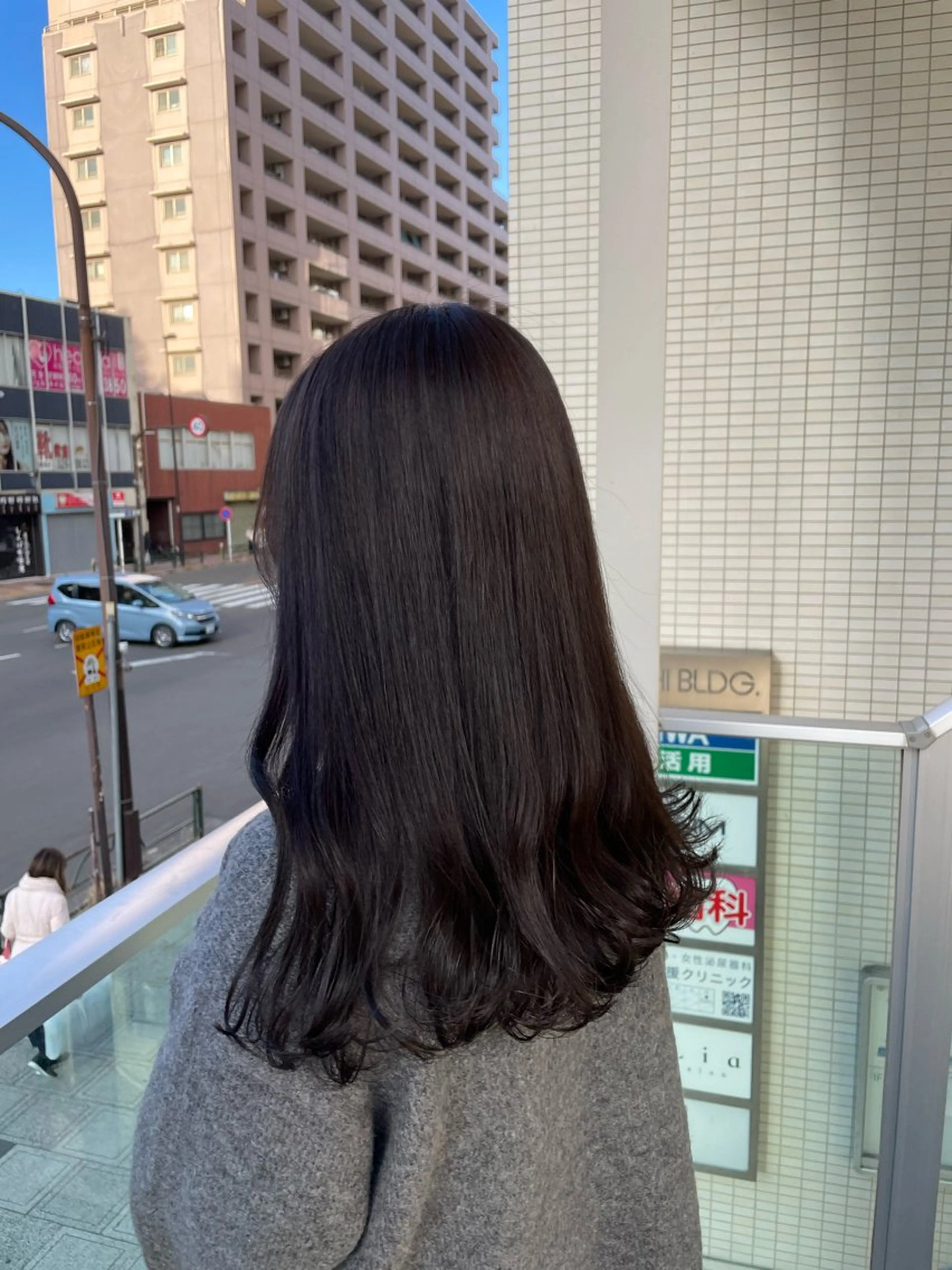 ロング カラー カット ヘアカラー トリートメント 立川・くびれミディ 旬なデザインカラーのヘアスタイル