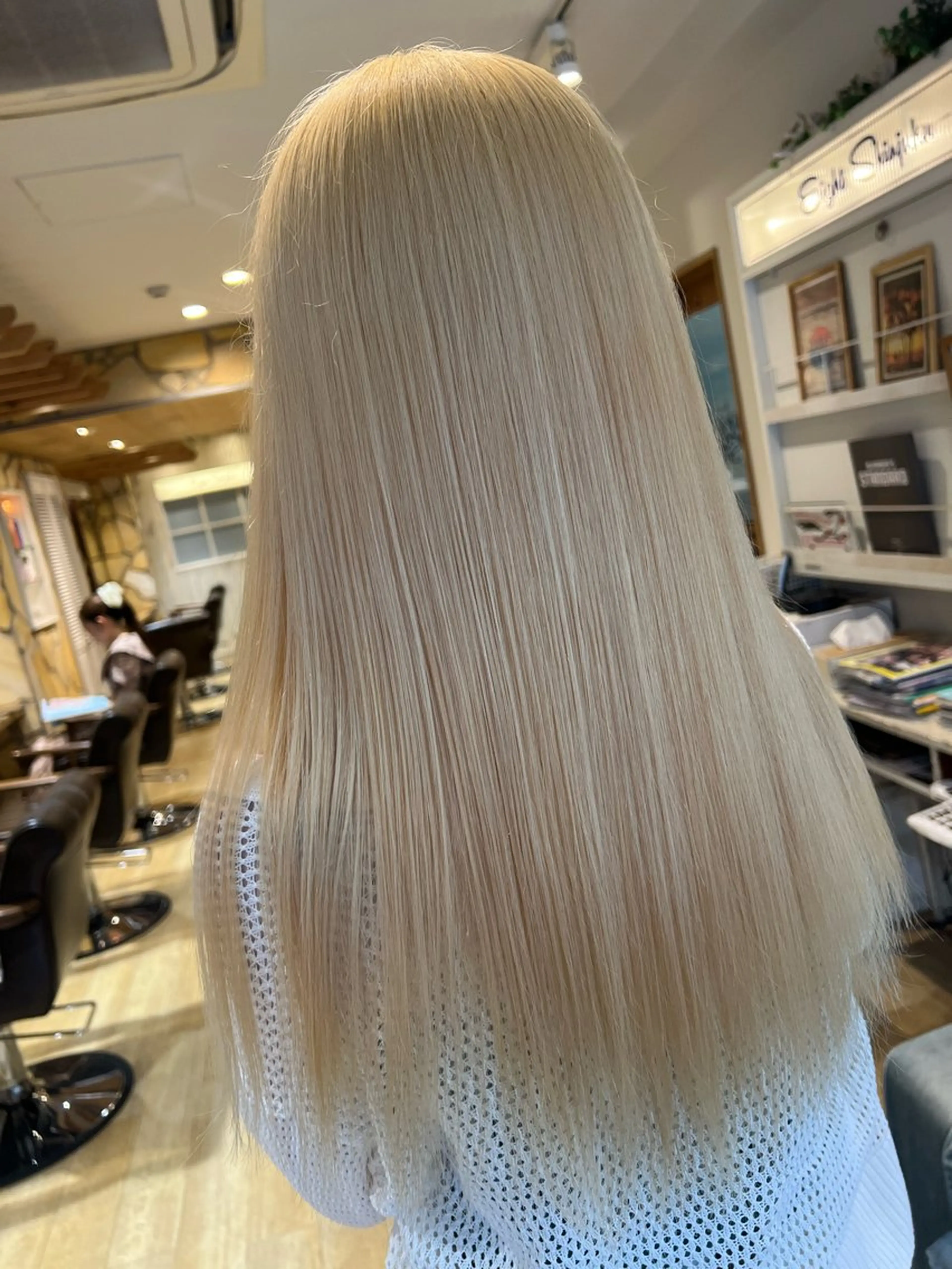 ロング ヘアカラー トリートメント 渋谷ハイトーン/ デザインカラー阿部のヘアスタイル