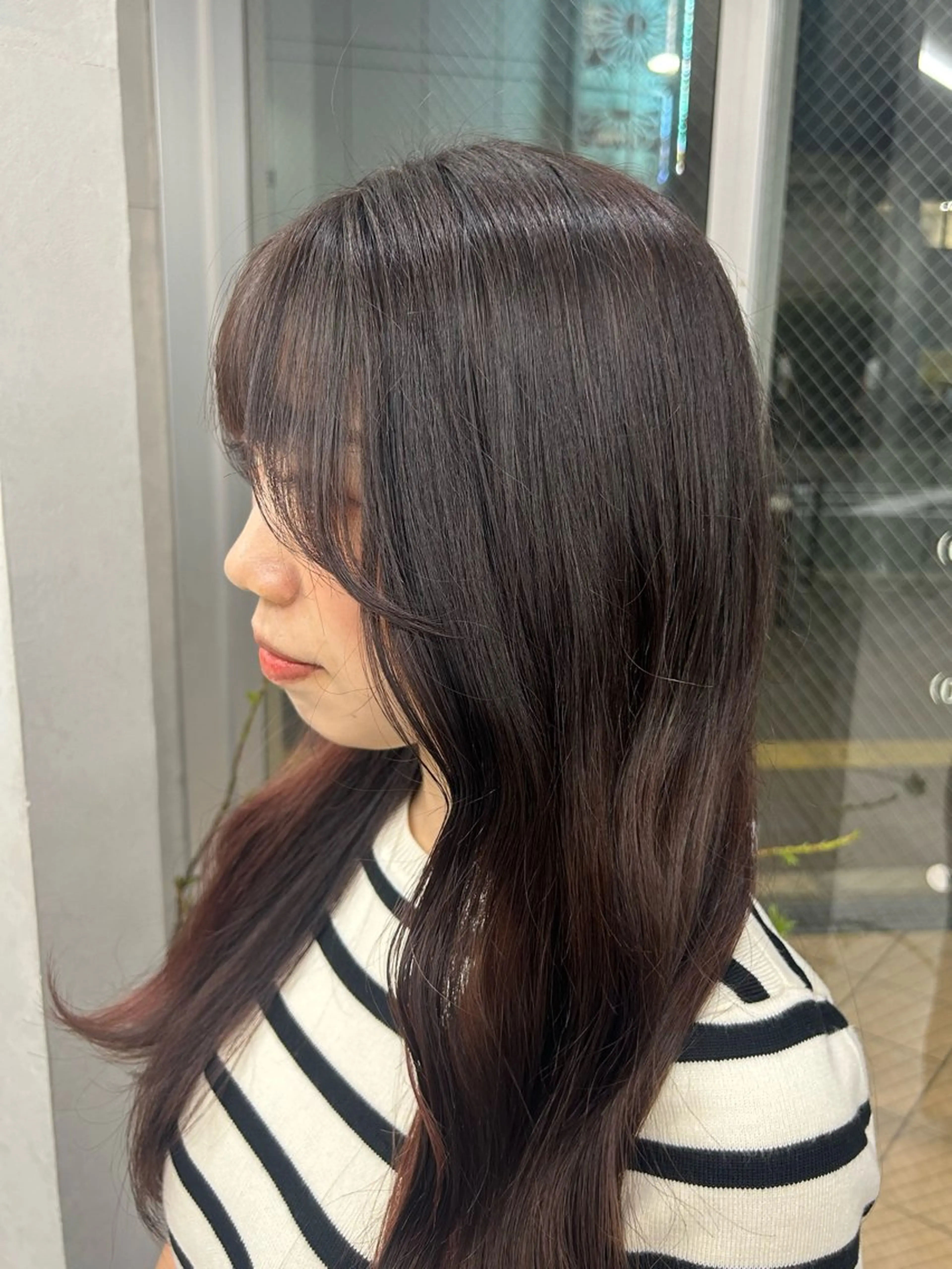 ロング IO イオリのヘアスタイル