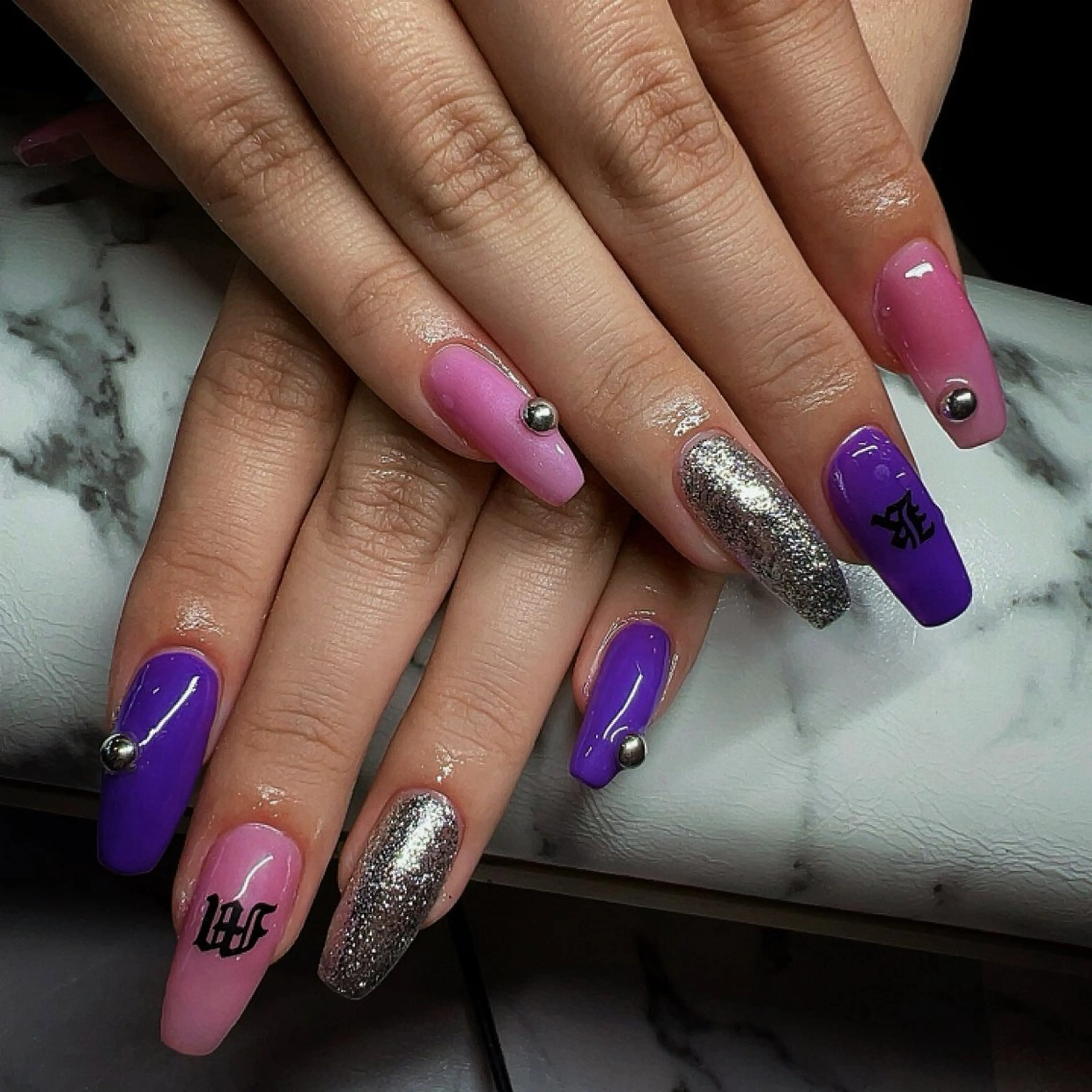 ネイル ハンドネイル Rebellange n.のネイルデザイン