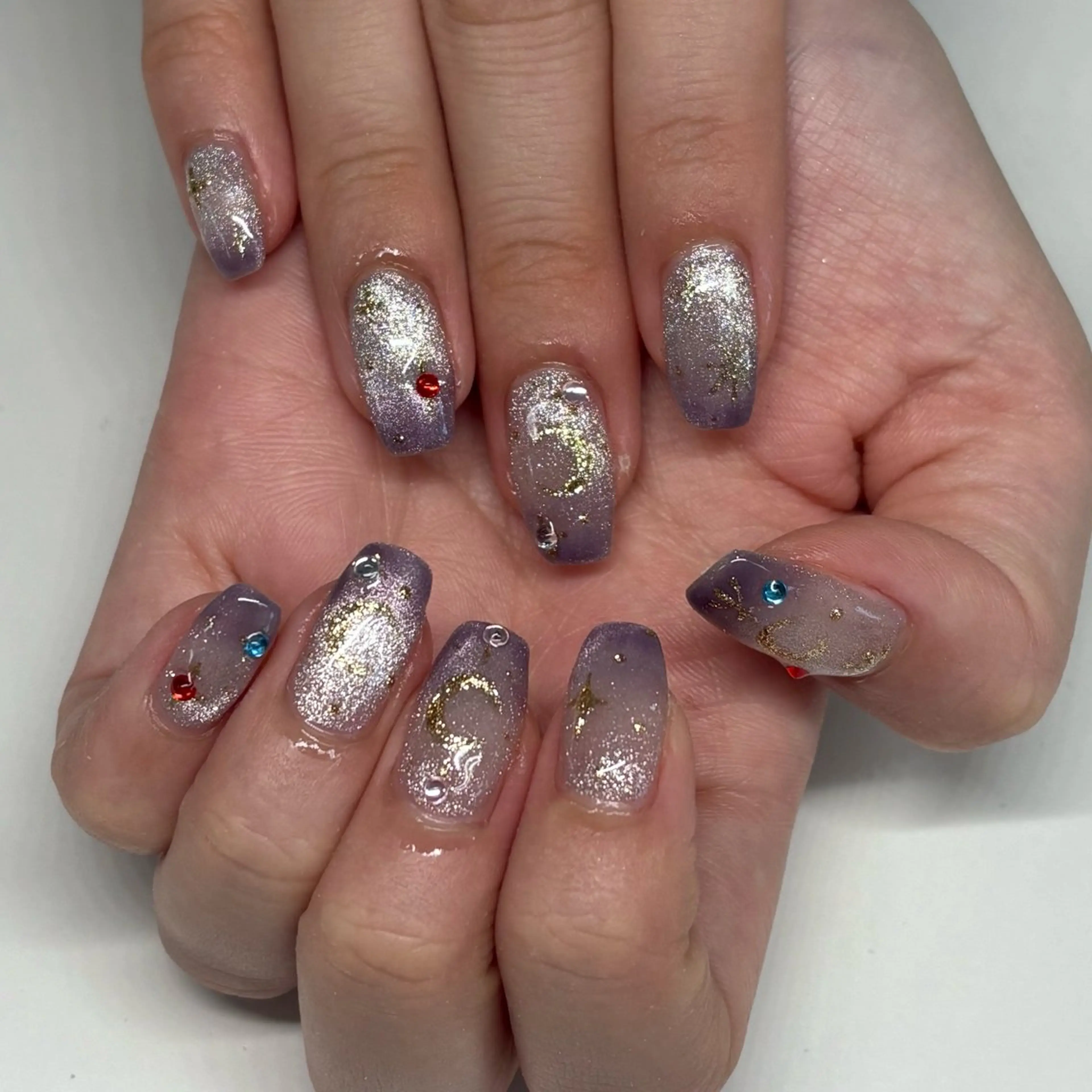 ネイル キラキラネイル ハンドネイル ネイルサロンAmo 🎀のネイルデザイン