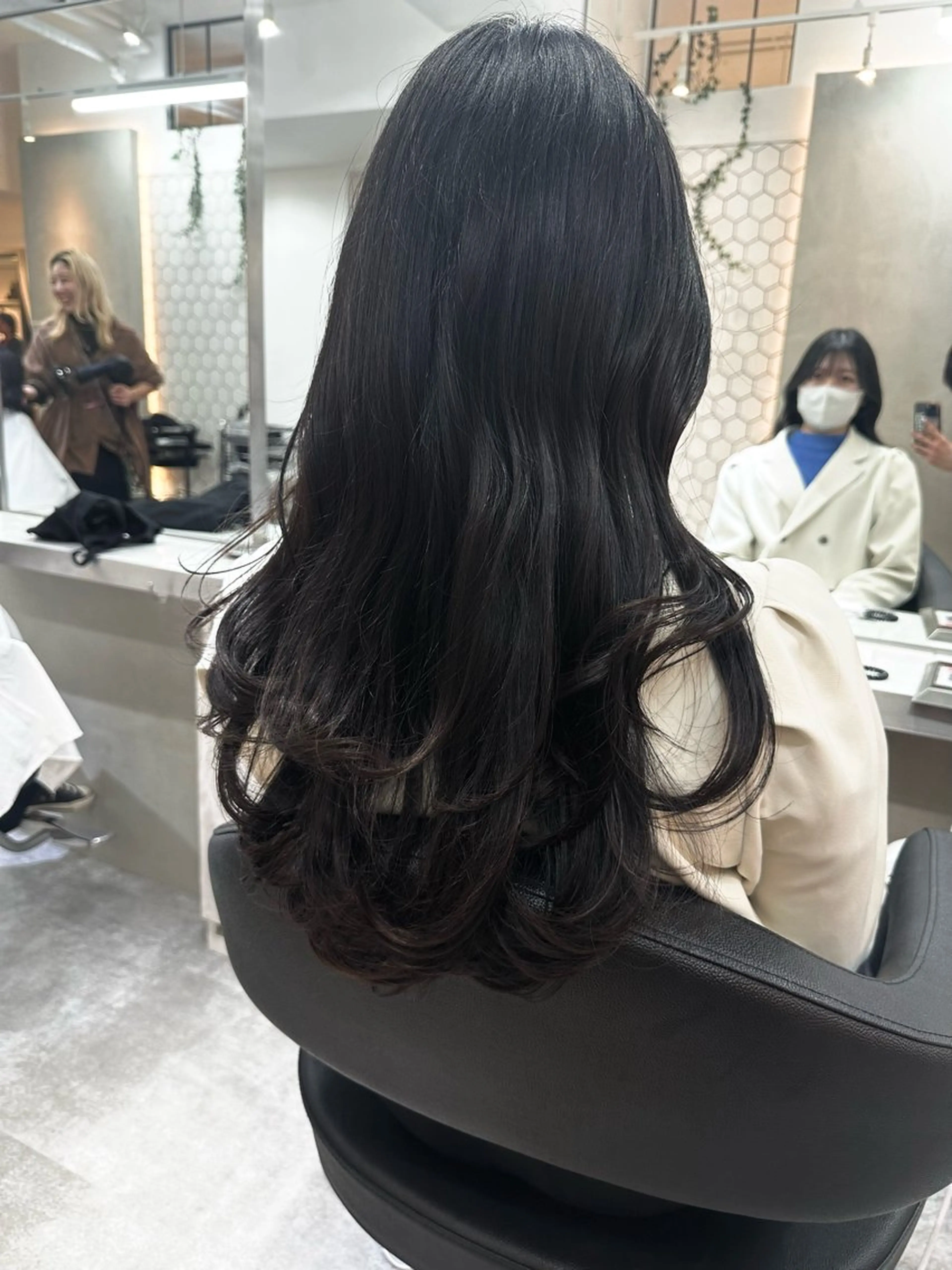 ロング ハイレイヤー ヨシンモリ レイヤーカット ミディアムレイヤー 添田晃基のヘアスタイル