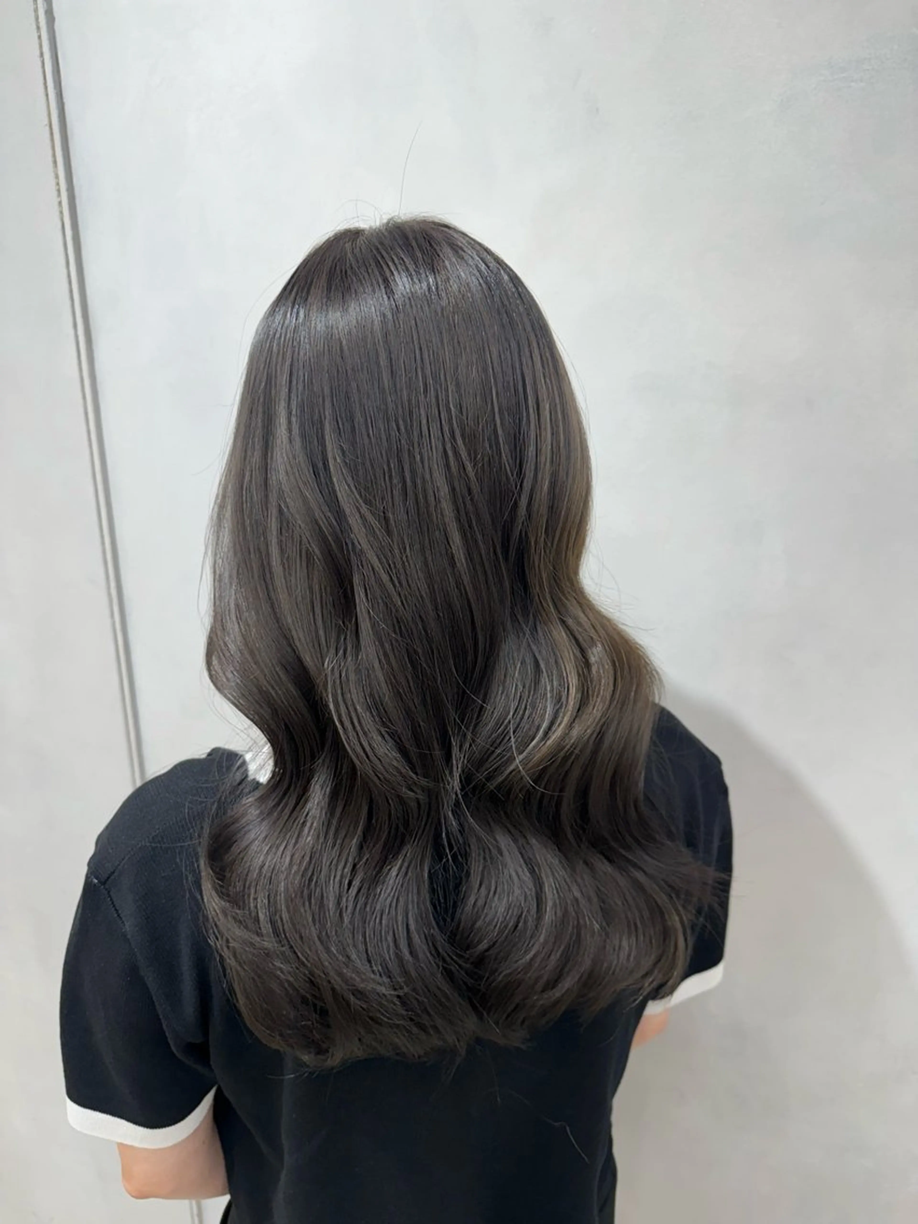 カラー アッシュ アッシュグレー ブリーチ ダブルカラー イルミナカラー カット ヘアカラー トリートメント 透明感カラー✨艶髪 制作🌱山根あゆみのヘアスタイル