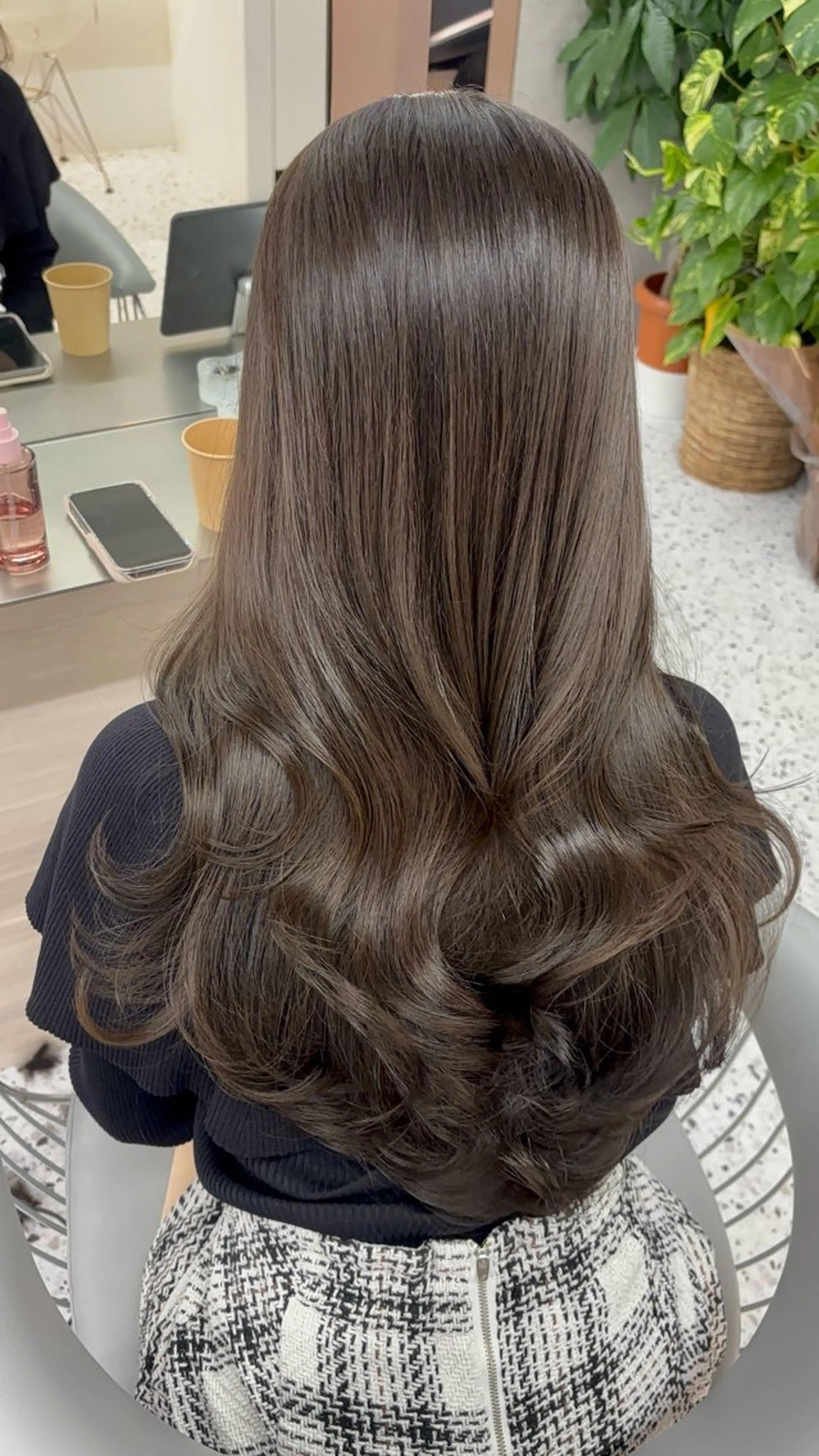 ロング カラー グレージュ オリーブグレージュ オリーブグレー ヘアカラー 🍒ブリーチなしカラ ー／Sakura🍒のヘアスタイル