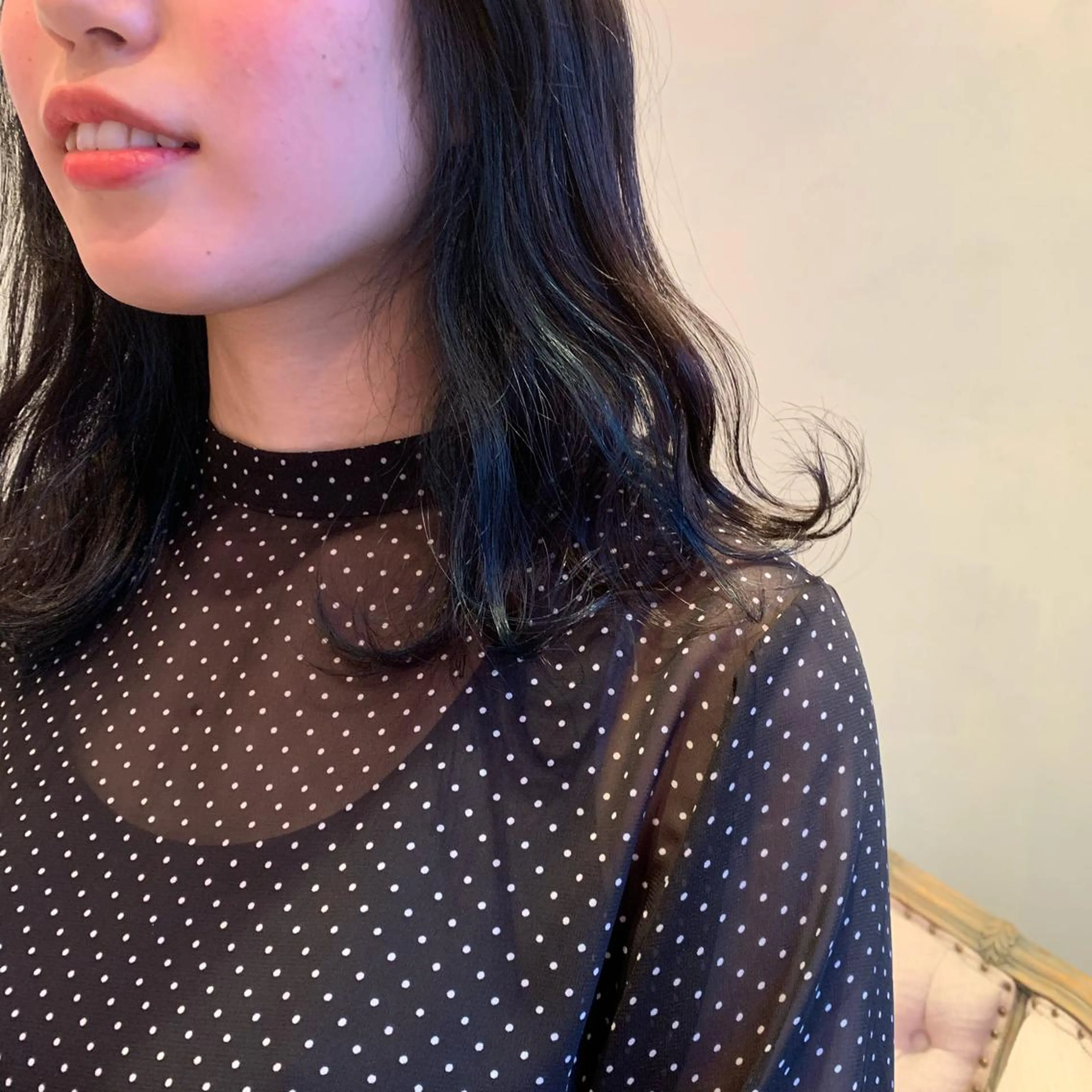 ミディアム SAKINO． ベージュカラーのヘアスタイル