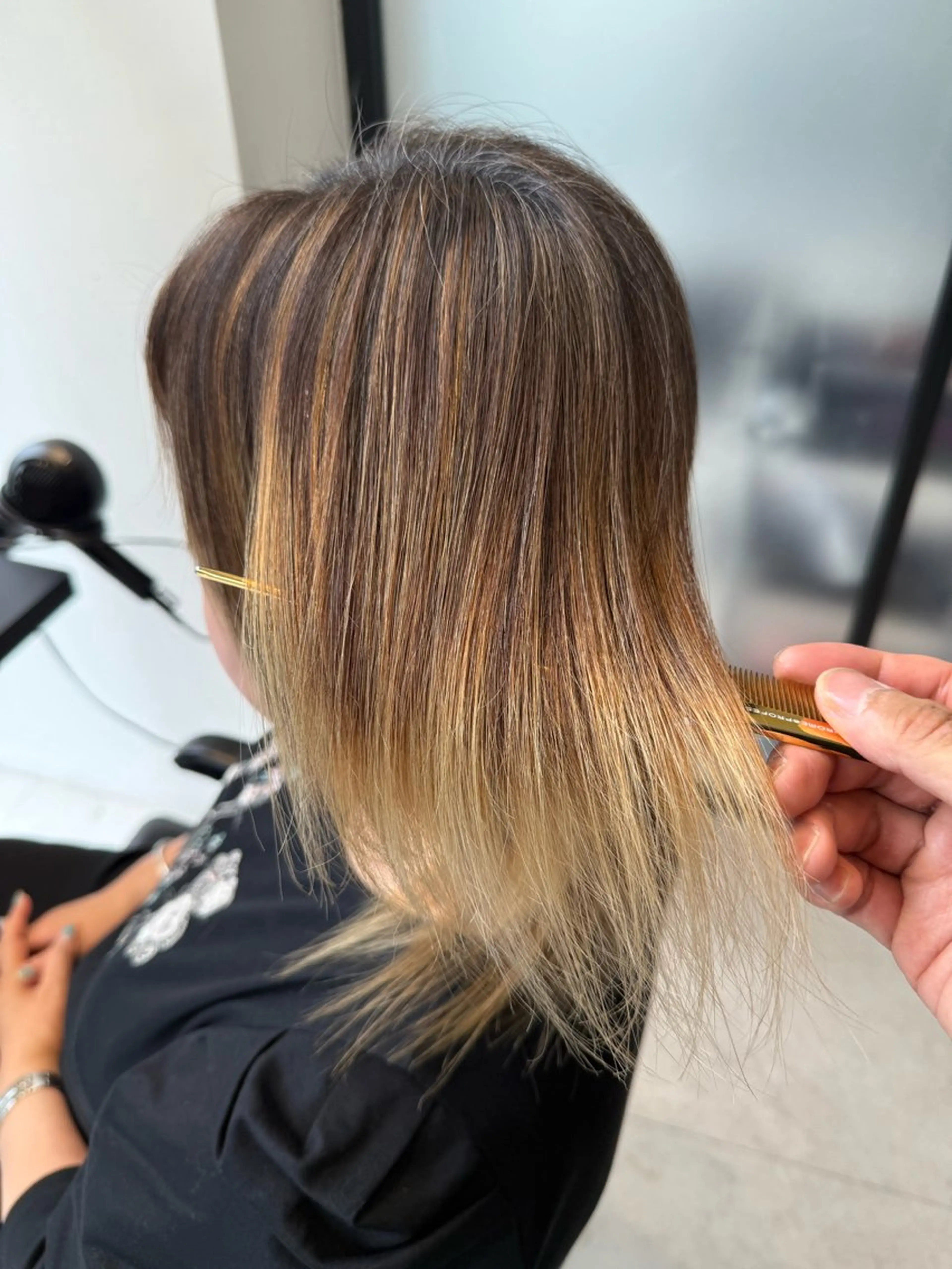 セミロング 【髪質改善の専門店】 🫧鷹司郎のヘアスタイル