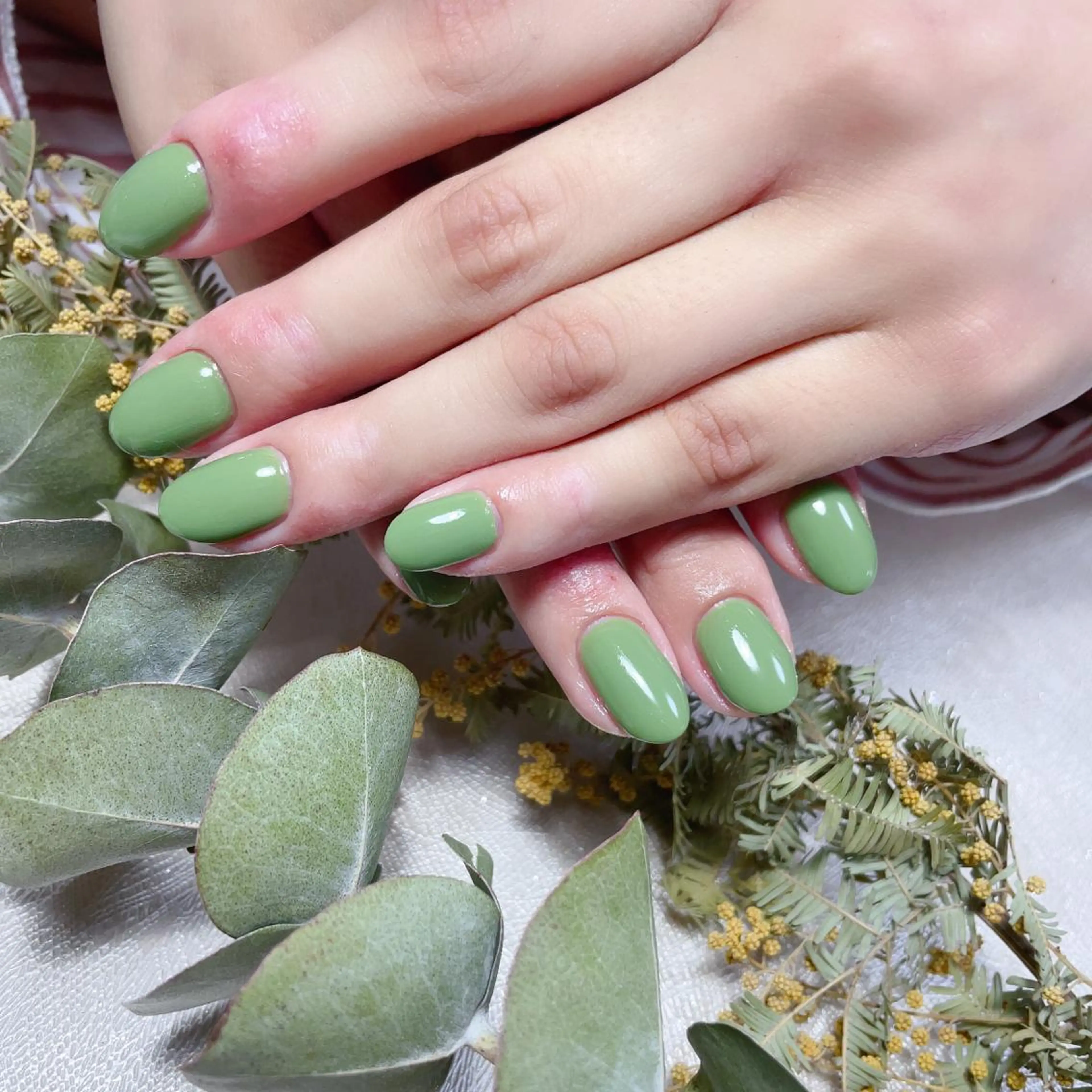 ネイル グリーン ワンカラーネイル 南野 由希のネイルデザイン