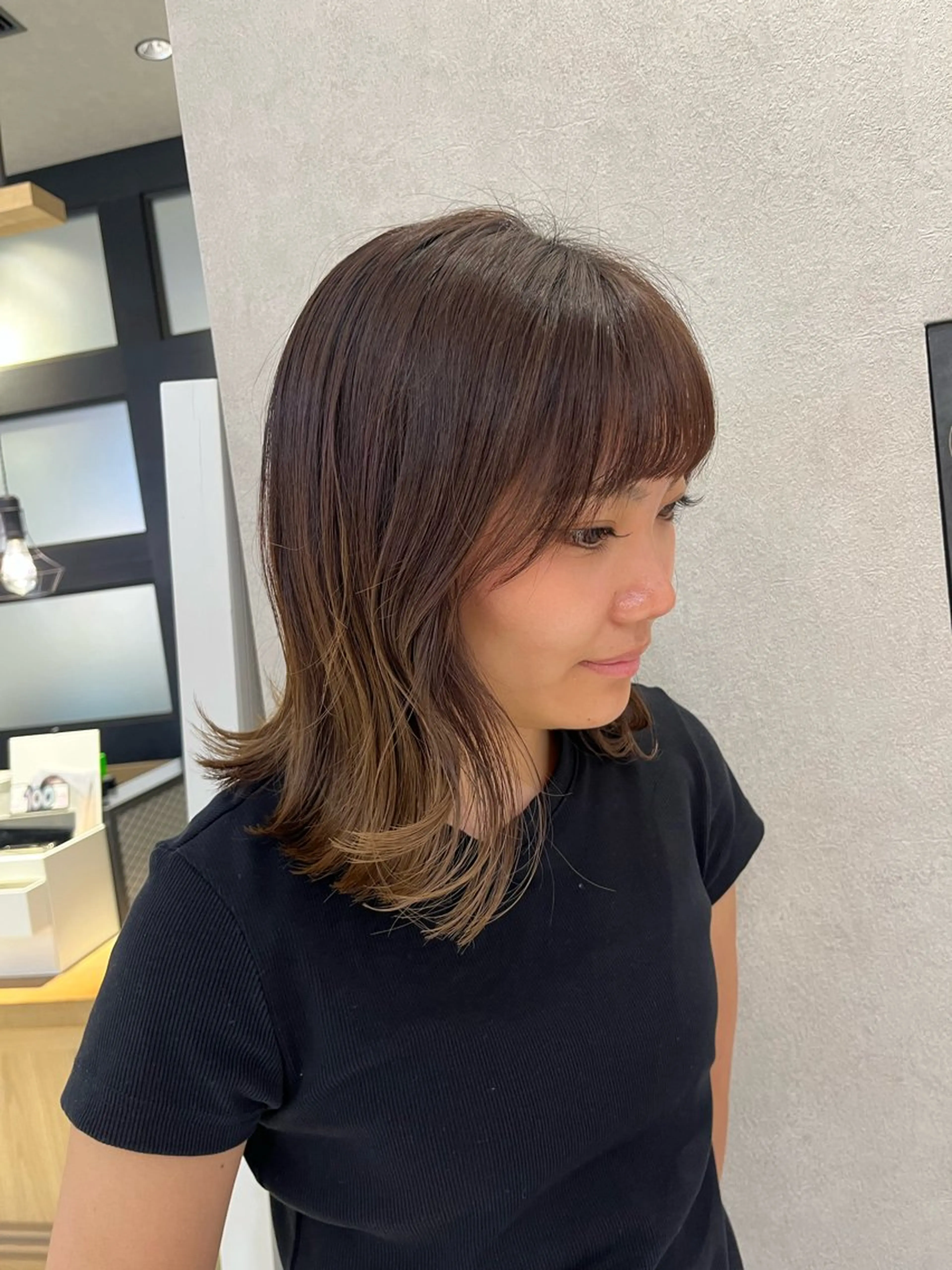 ミディアム 糠信 咲梨のヘアスタイル