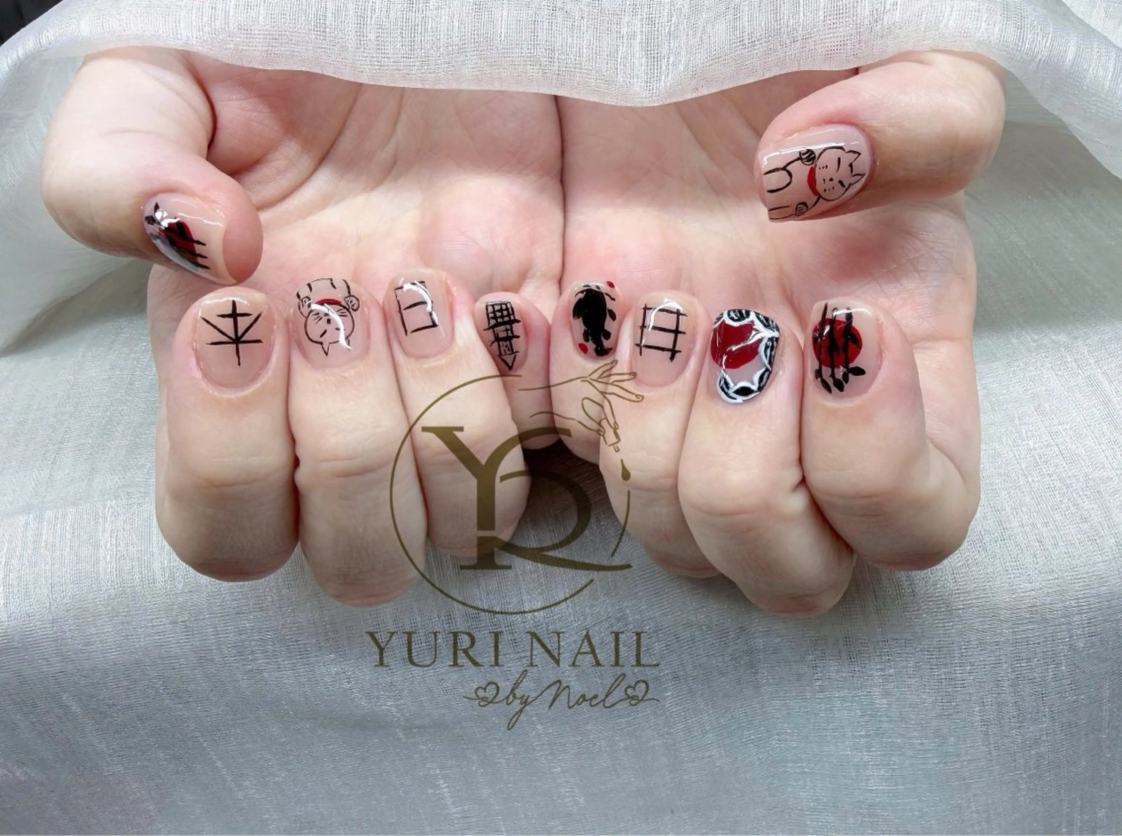 ネイル ハンドネイル フットネイル ハンドケア YURI Nail NARITAのネイルデザイン