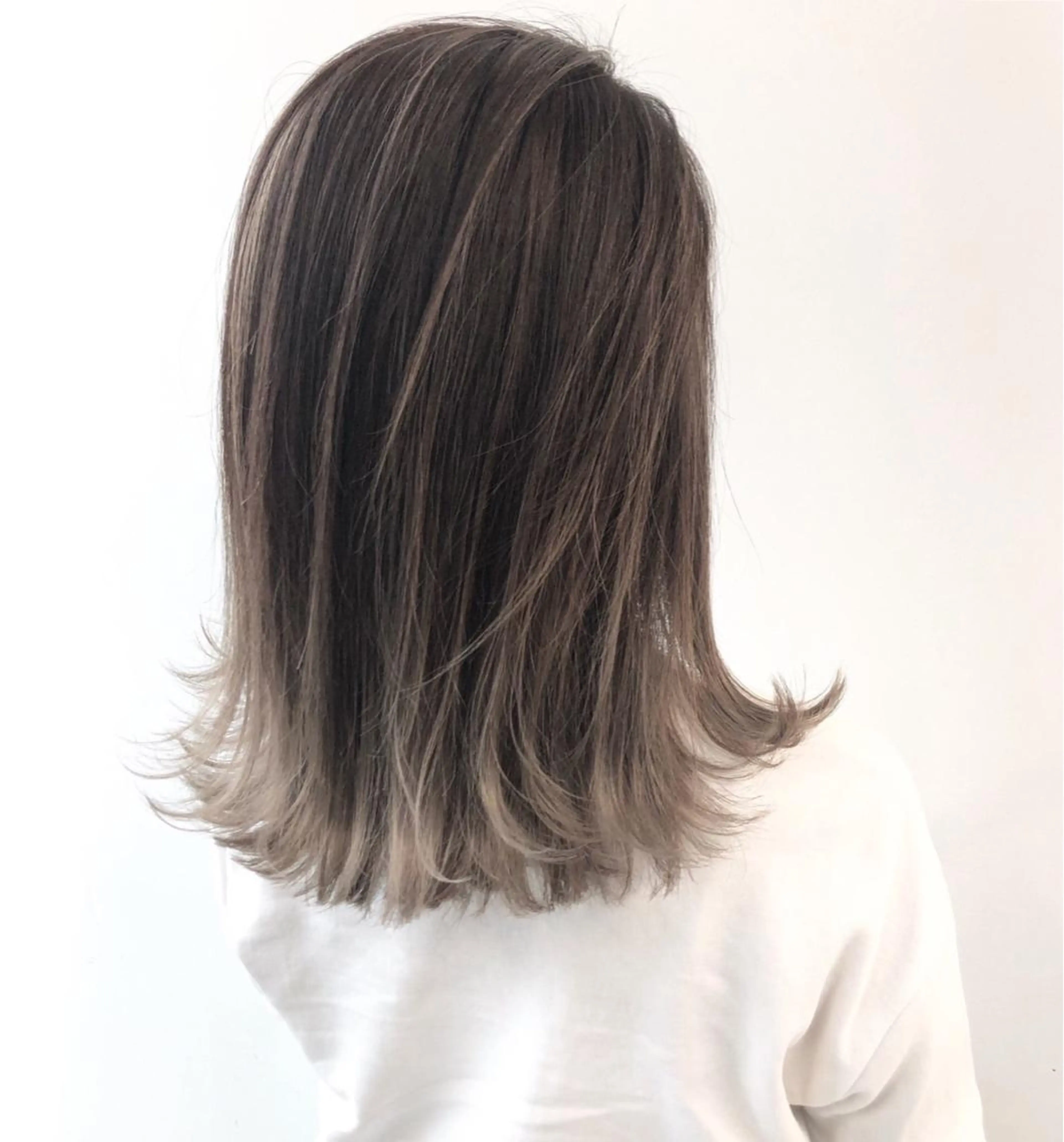 ミディアム カラー ヘアアレンジ グラデーションカラー 【公式】amble luxe池袋東口🩷のヘアスタイル
