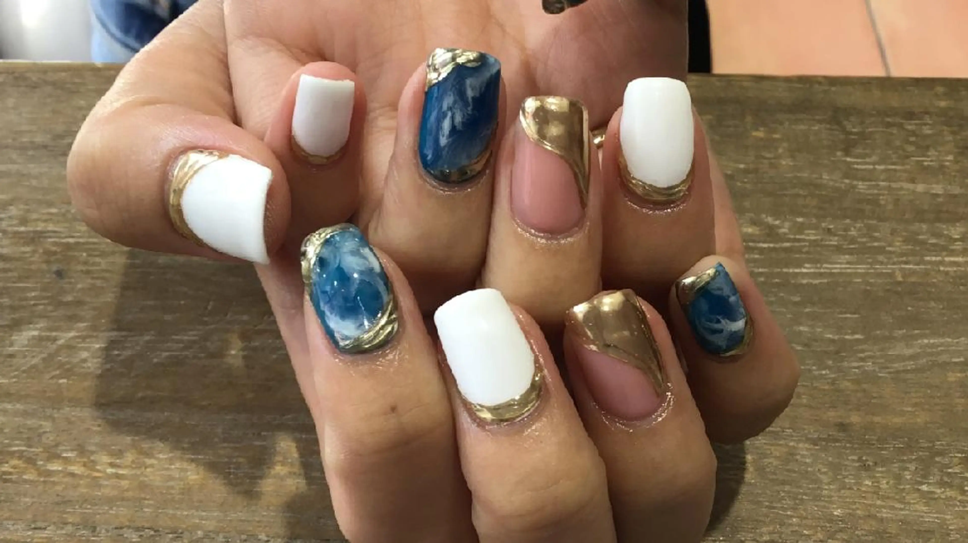 ネイル 持ち込み ニュアンスネイル 八木 香澄のネイルデザイン