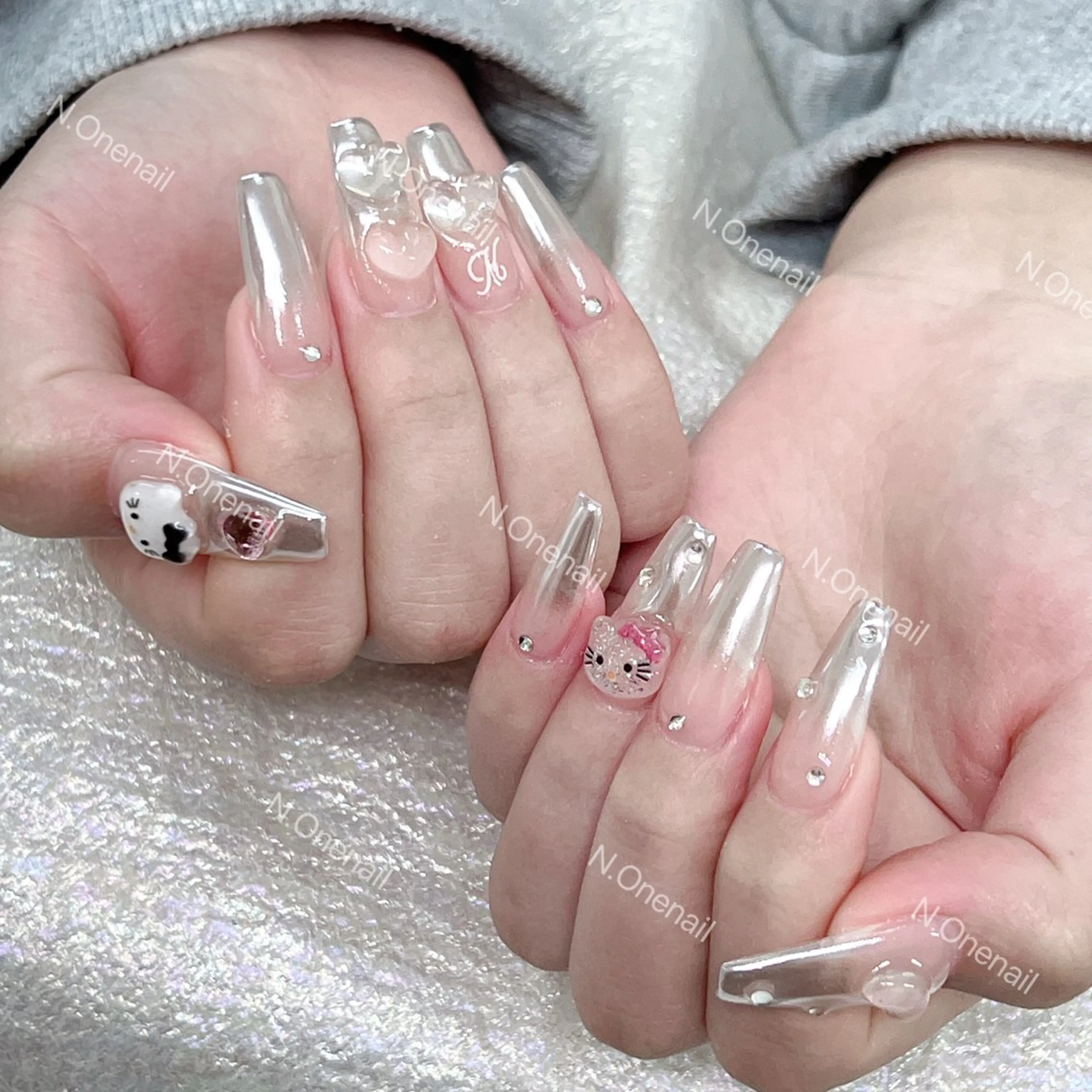 ネイル オーロラネイル フレンチネイル マグネットネイル ミラーネイル オフィスネイル N.one Miya🎀のネイルデザイン