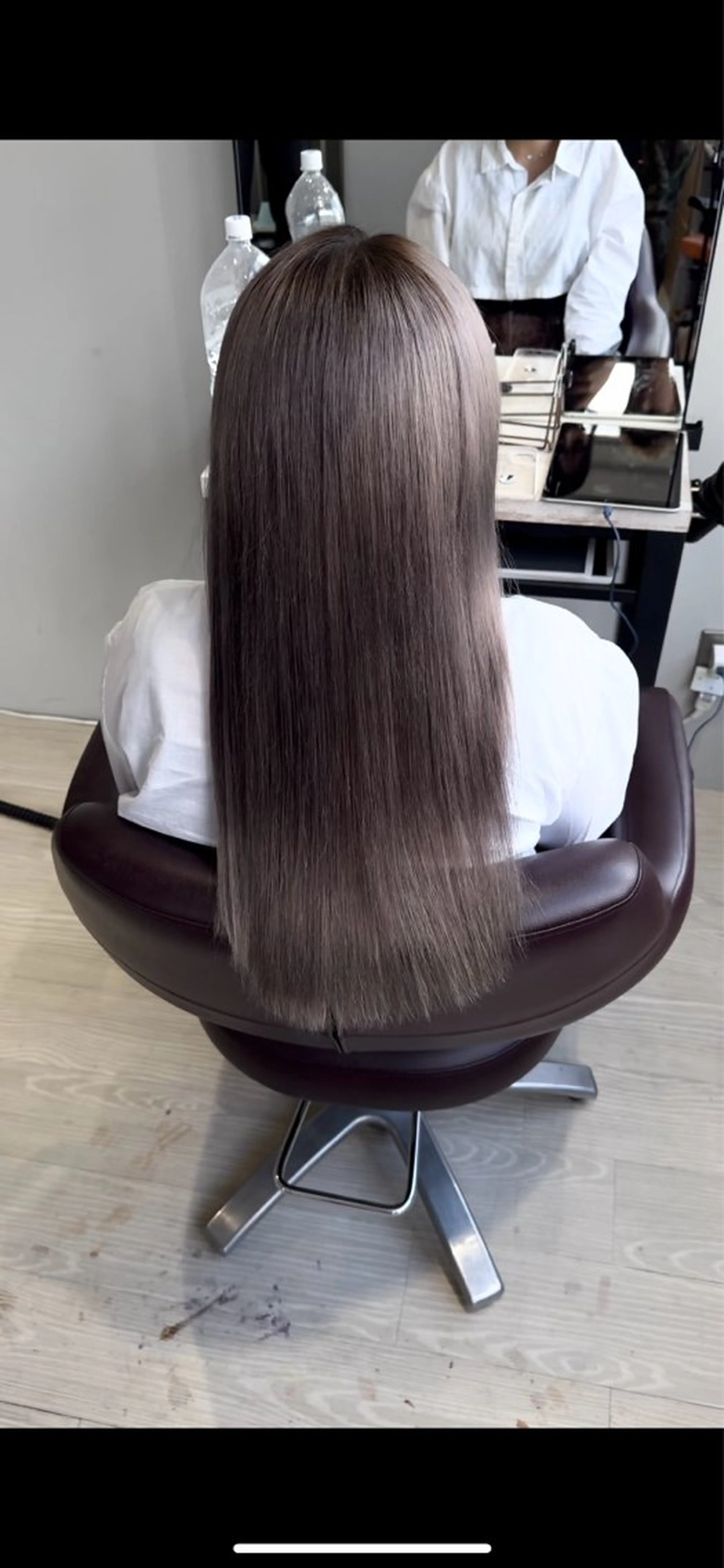 カラー ニトウ レイナのヘアスタイル