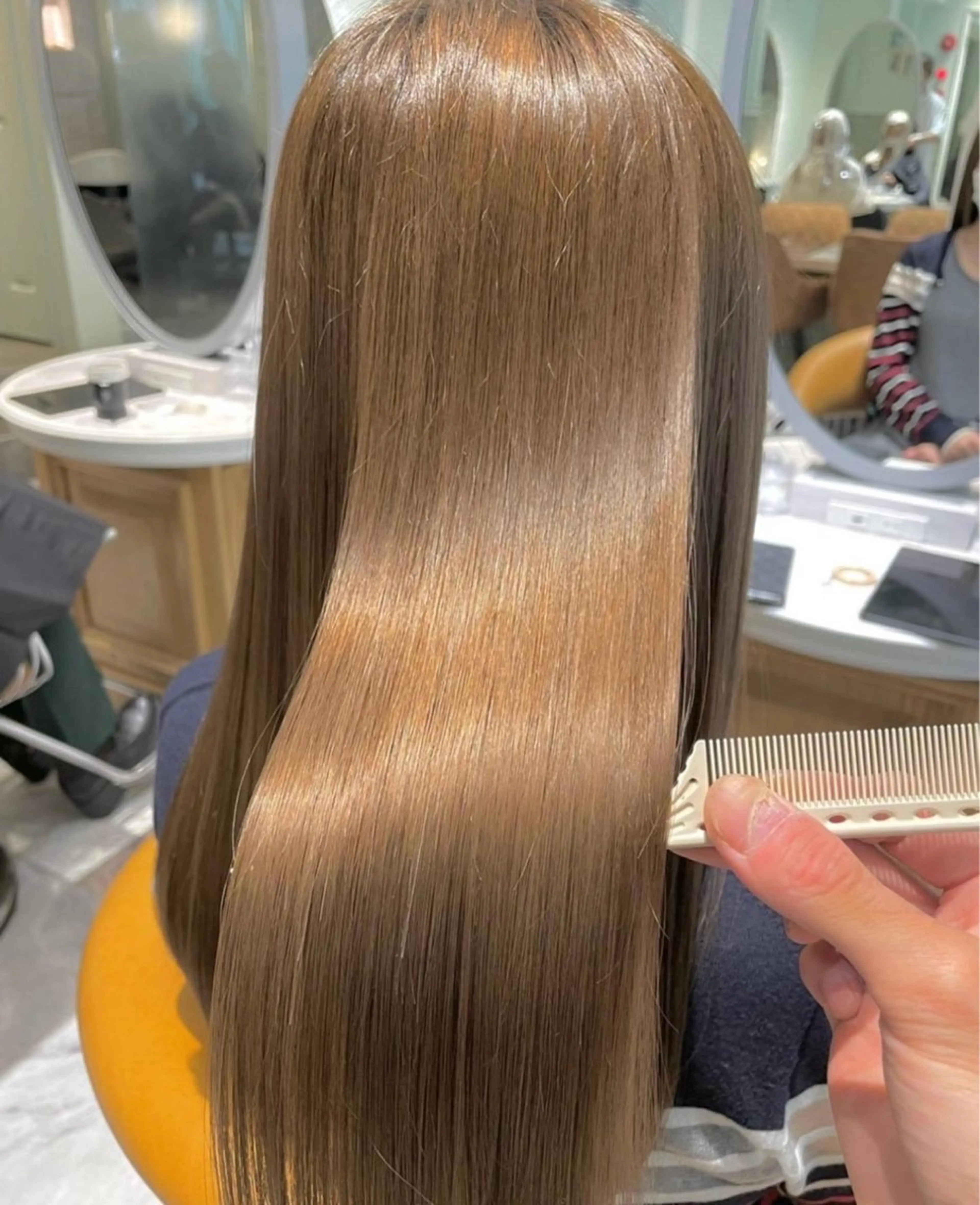 ロング ❤️ブリーチなし💚 ダブルカラー平野実花のヘアスタイル