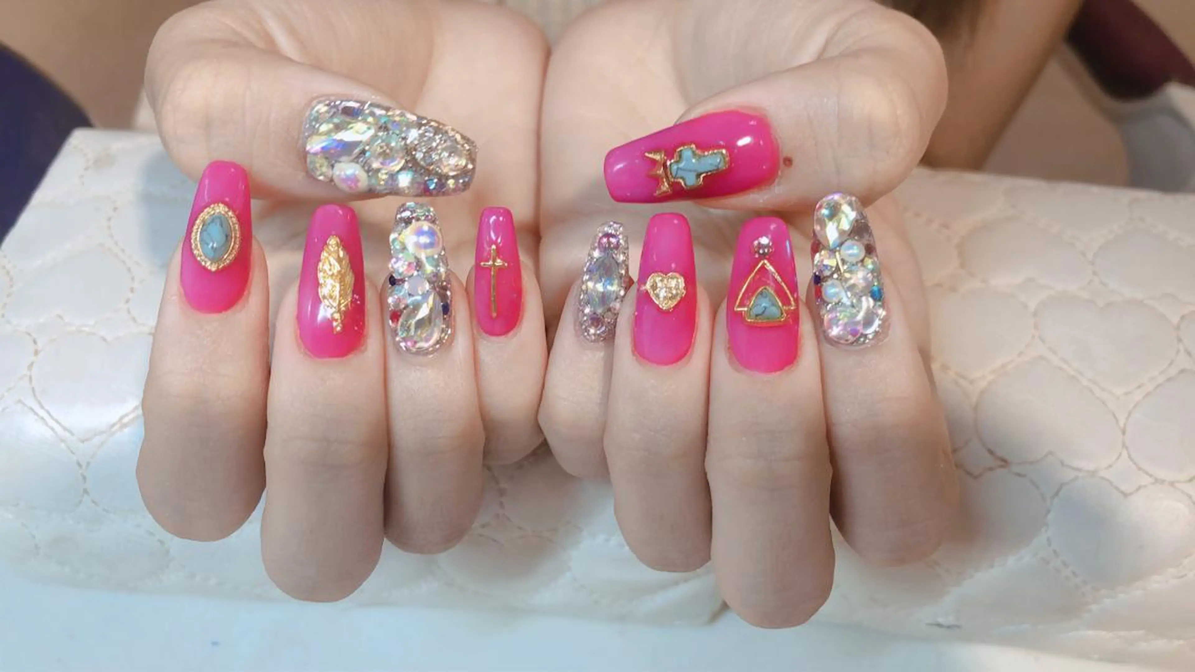 ロング ネイル ハンドネイル 長さ出し専門 nynaのネイルデザイン