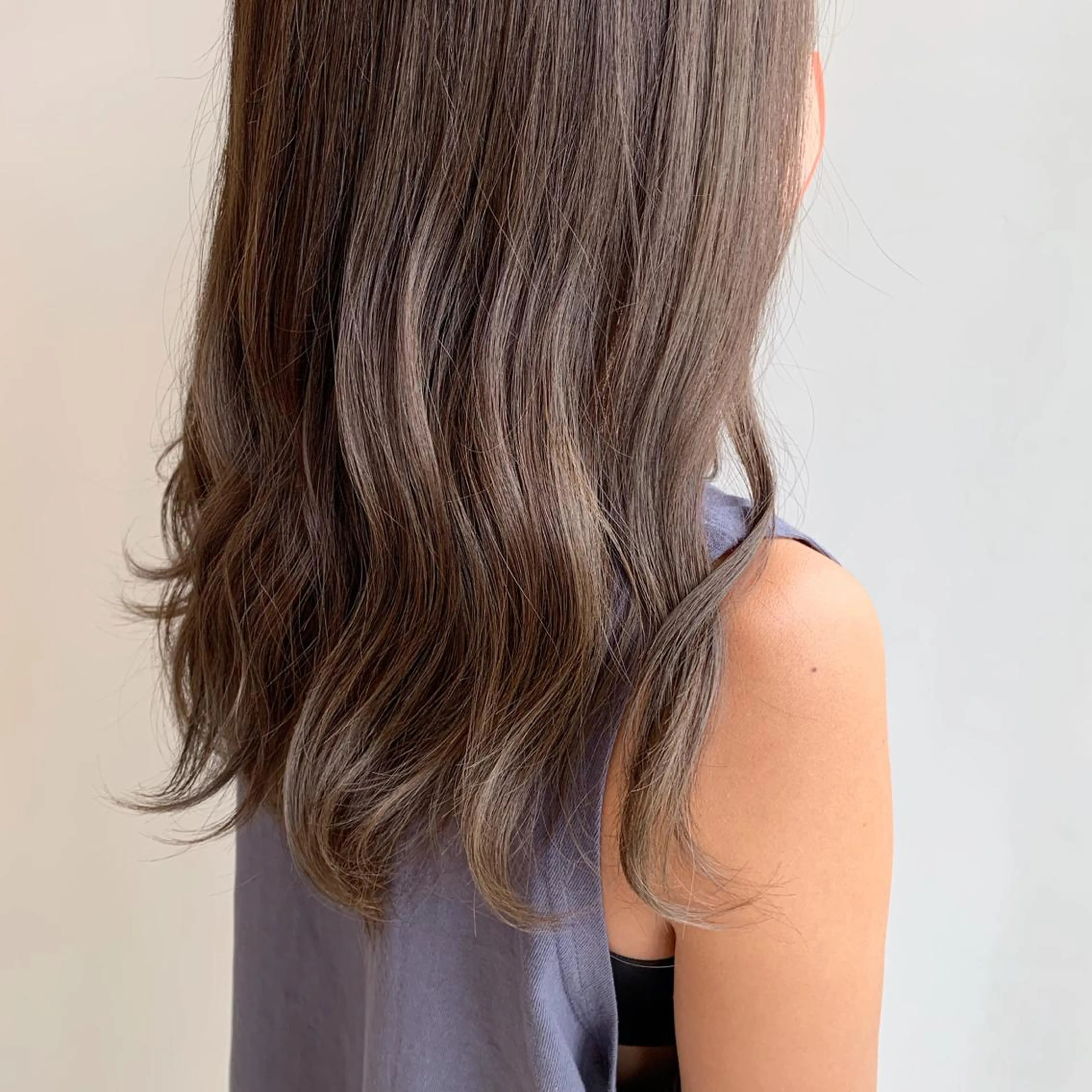 カラー 山口 莉奈のヘアスタイル