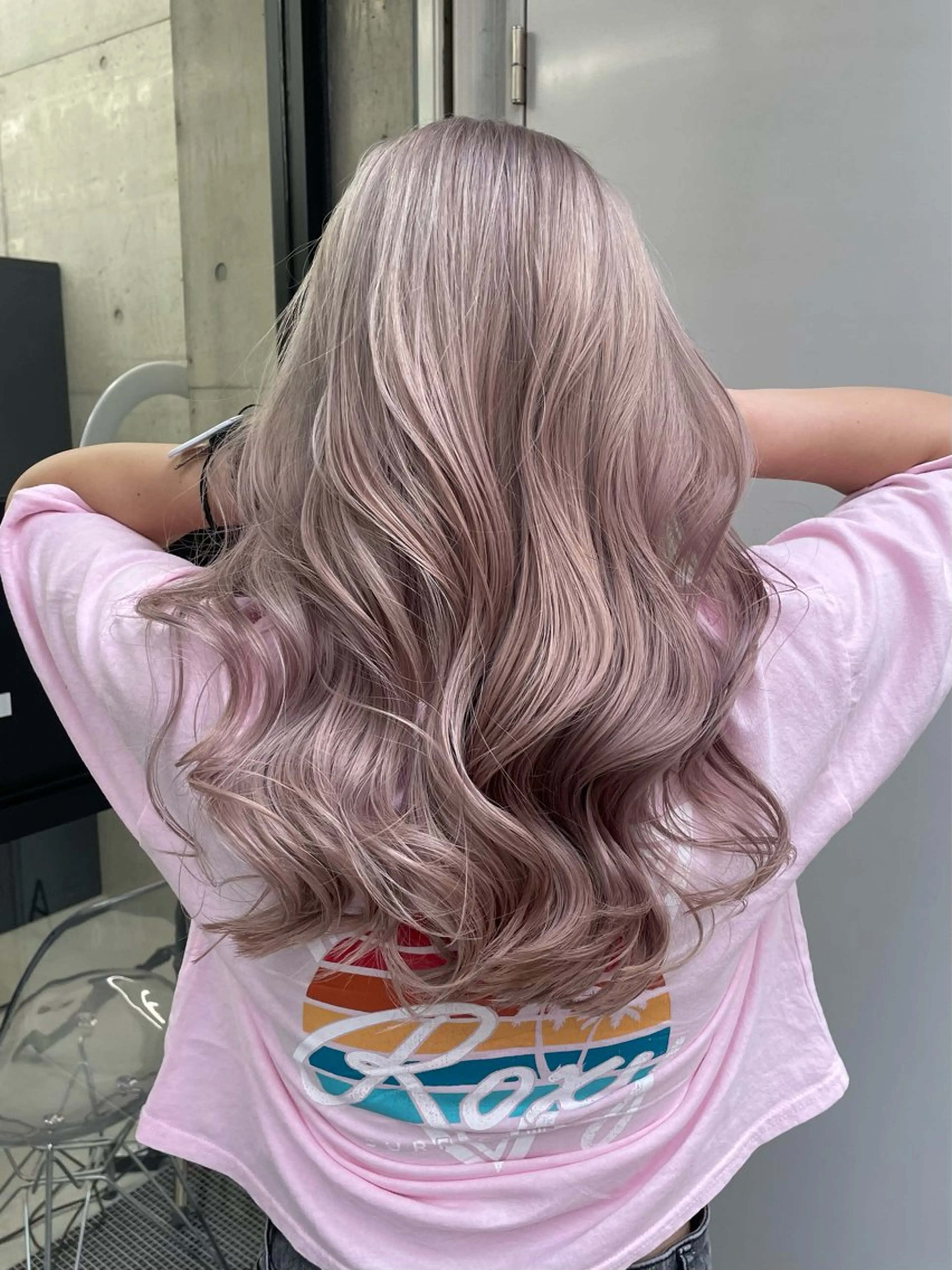 ロング カラー ショートボブ アッシュ アッシュグレー アッシュグレージュ バレイヤージュ 岡留 愛美のヘアスタイル