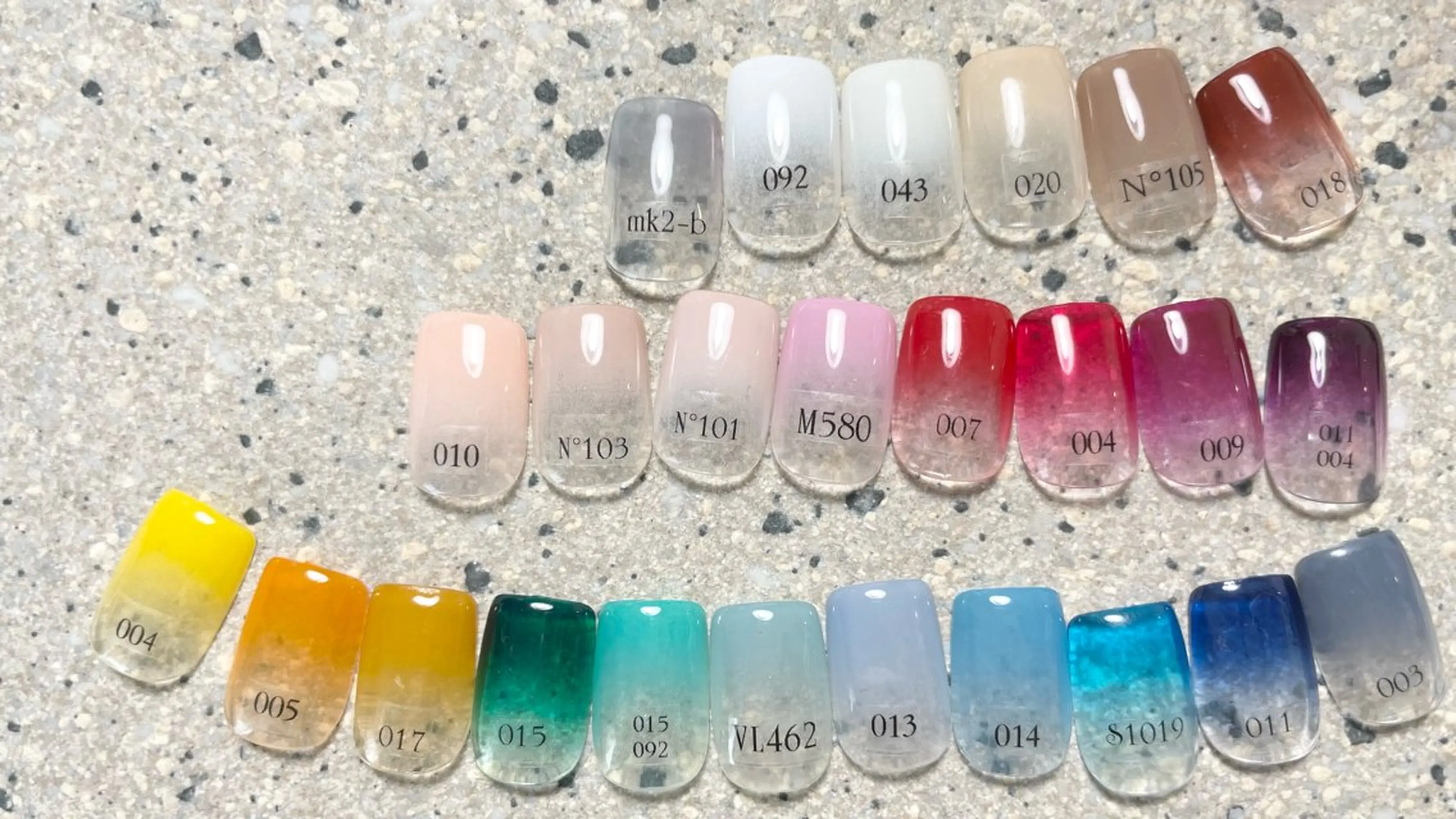 ネイル グラデーション cosmic nailのネイルデザイン