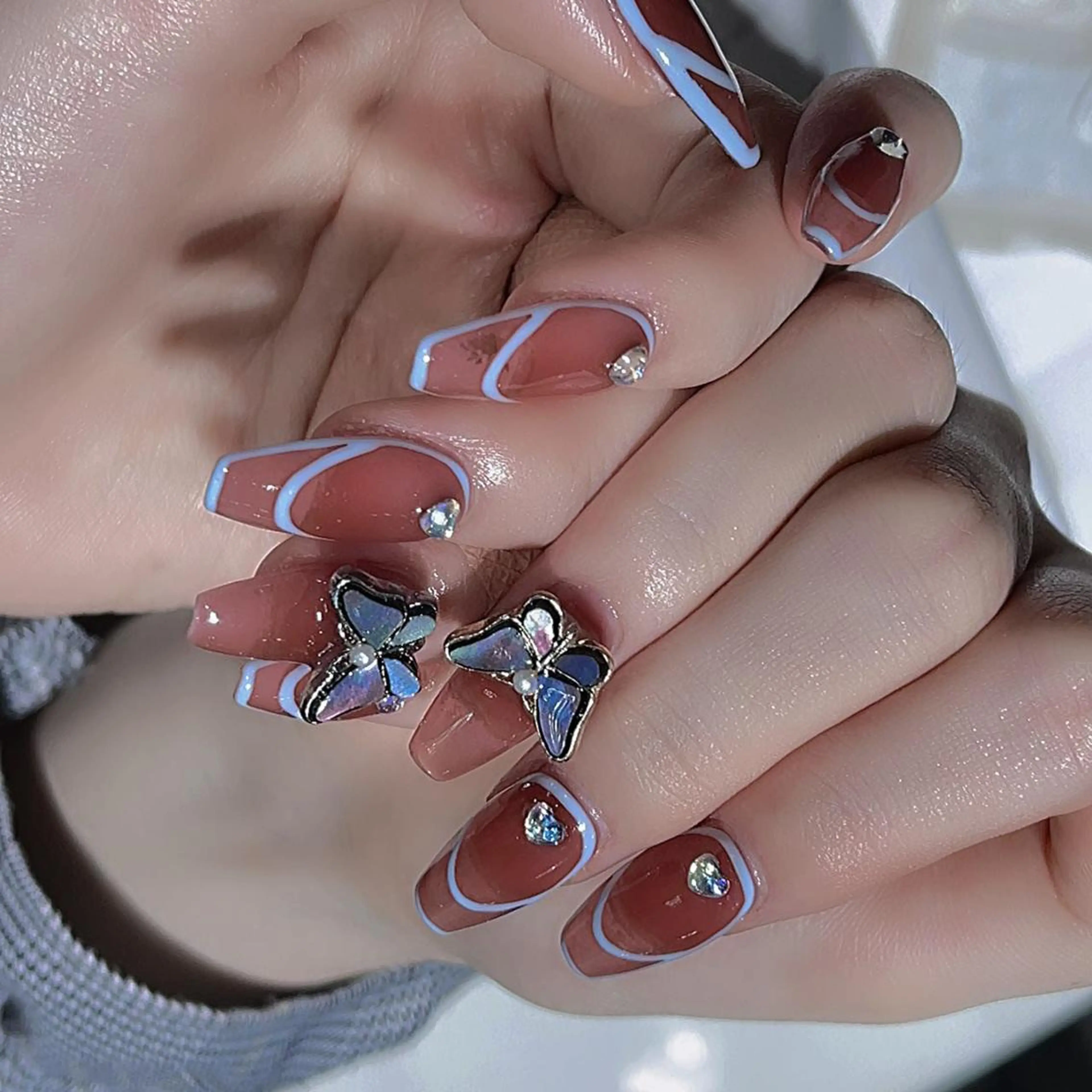 ネイル アートネイル 長さ出し ネイルチップ Queens momoのネイルデザイン