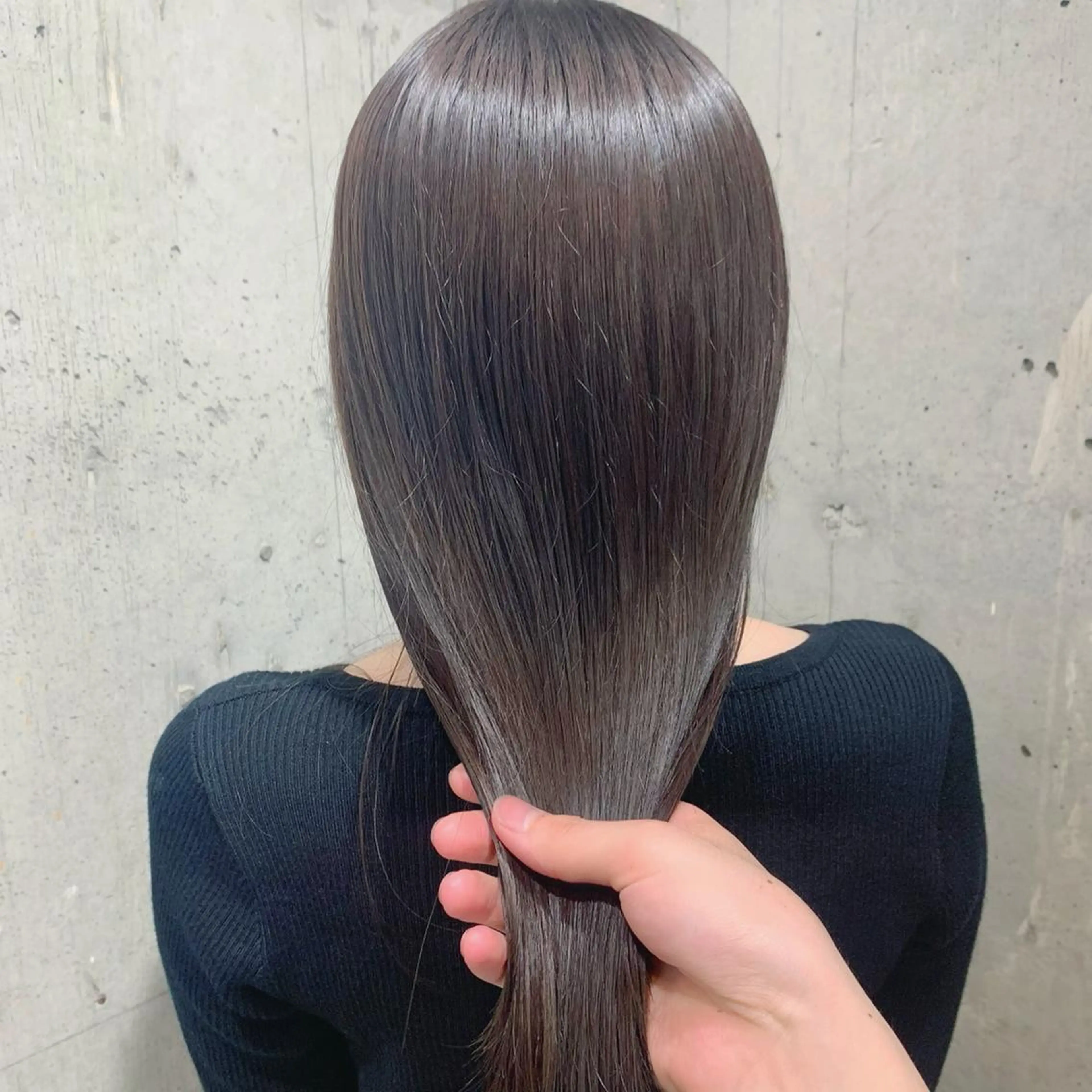 セミロング カラー 透明感カラー ヤマグチ リョウのヘアスタイル