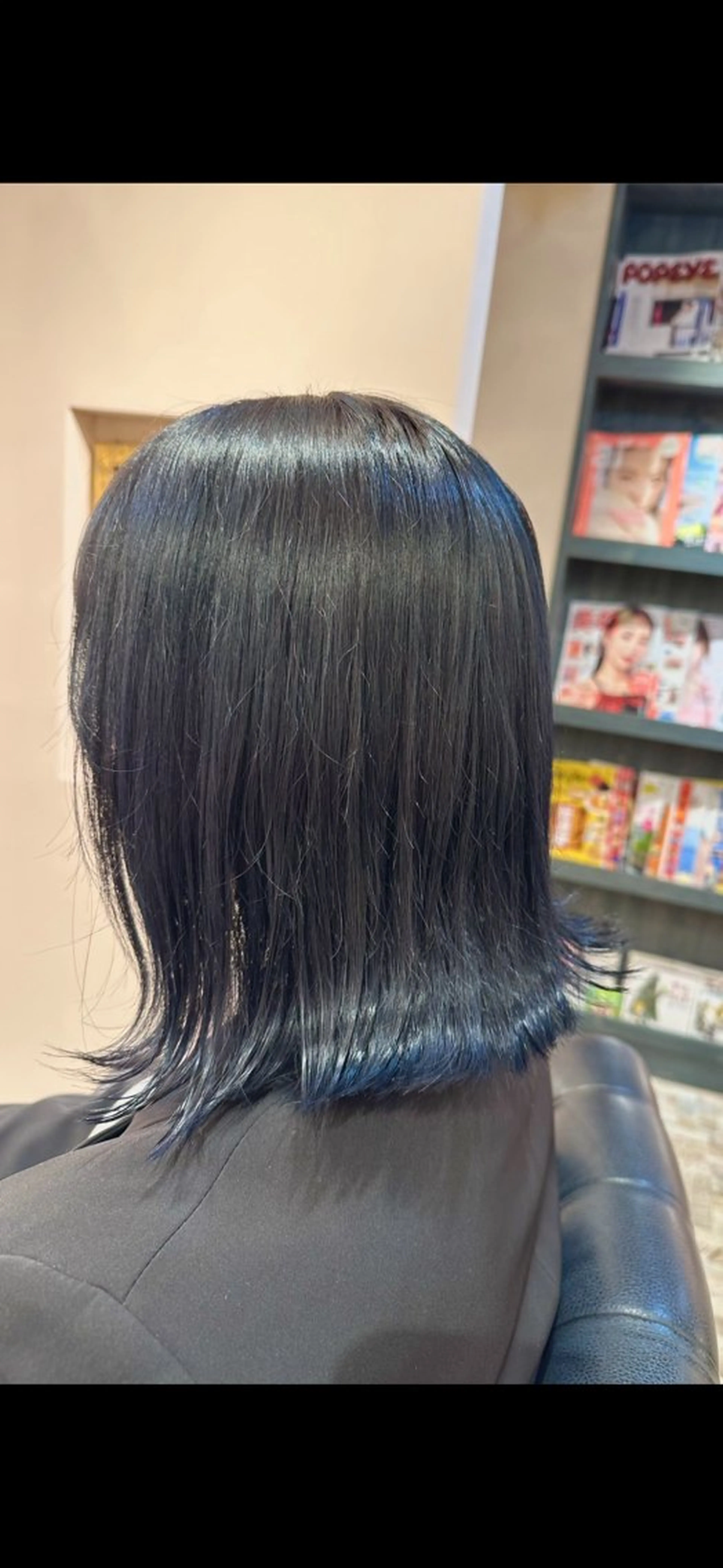 カラー ブリーチ ネイビーカラー Lita MIRI🌱のヘアスタイル