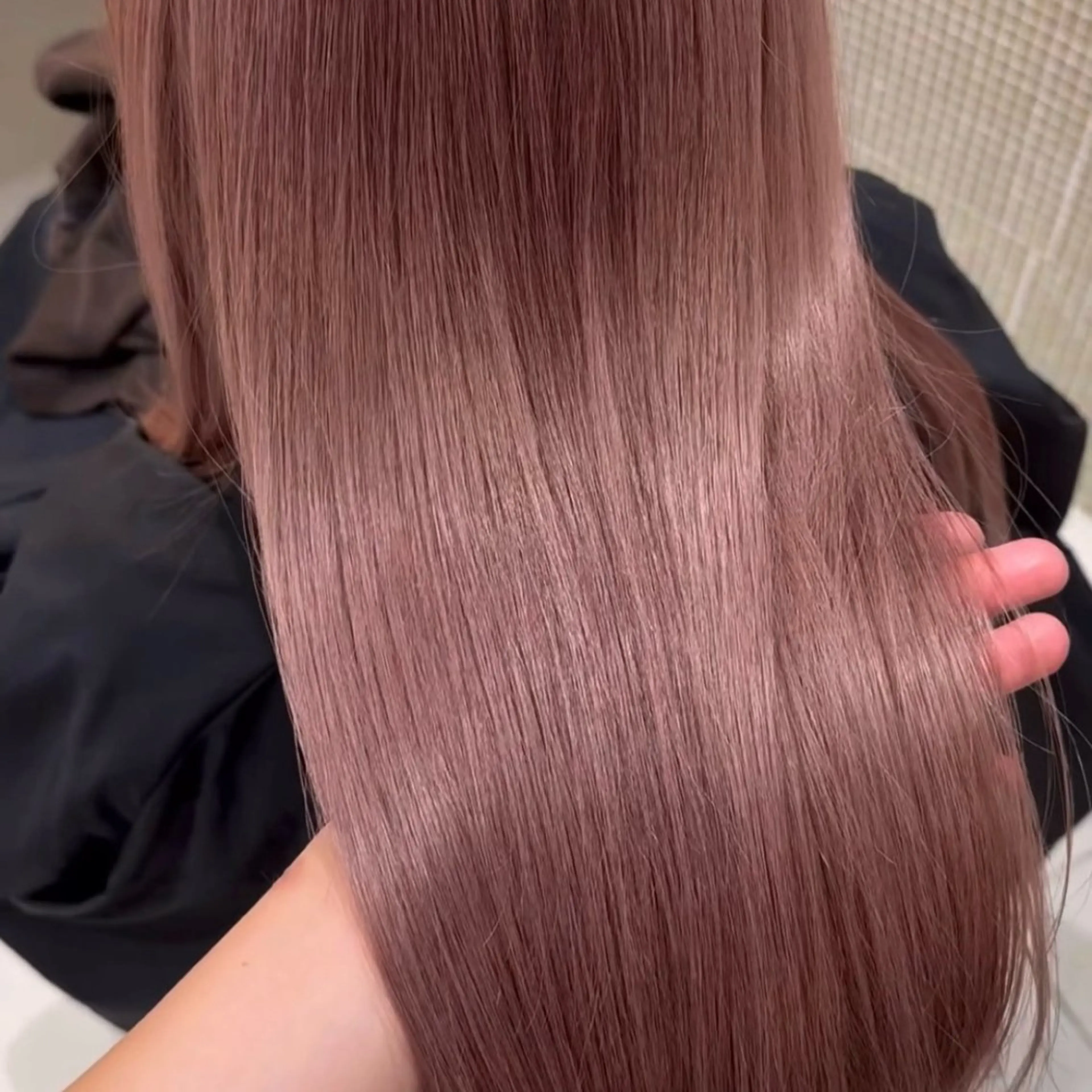 ロング カラー ベージュカラー ブリーチ ピンクカラー ピンクベージュ レイヤーカット 柔らかいガーリーヘア 🎀Mahiroのヘアスタイル