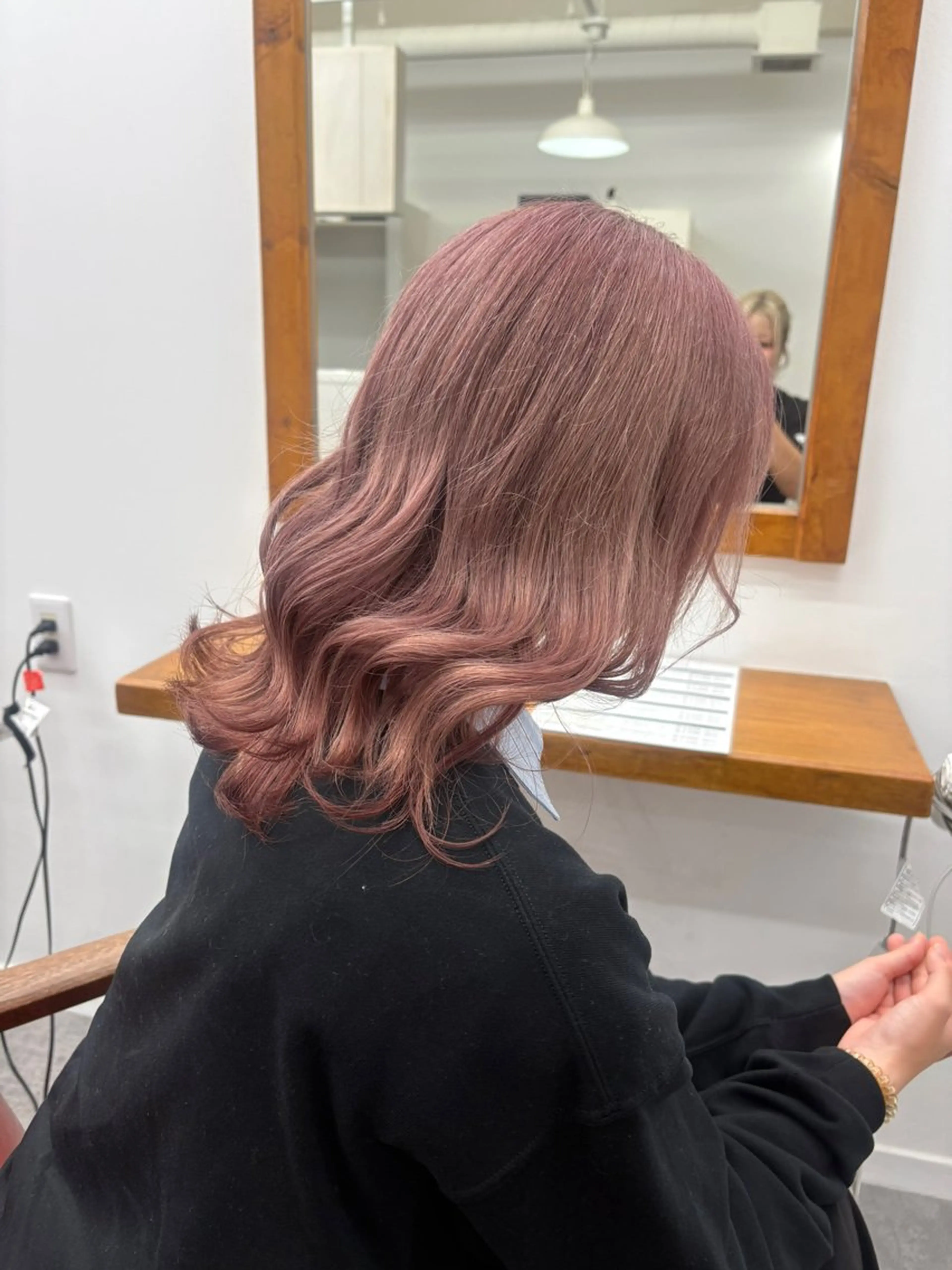 ロング ヘアカラー 福田 彩心のヘアスタイル