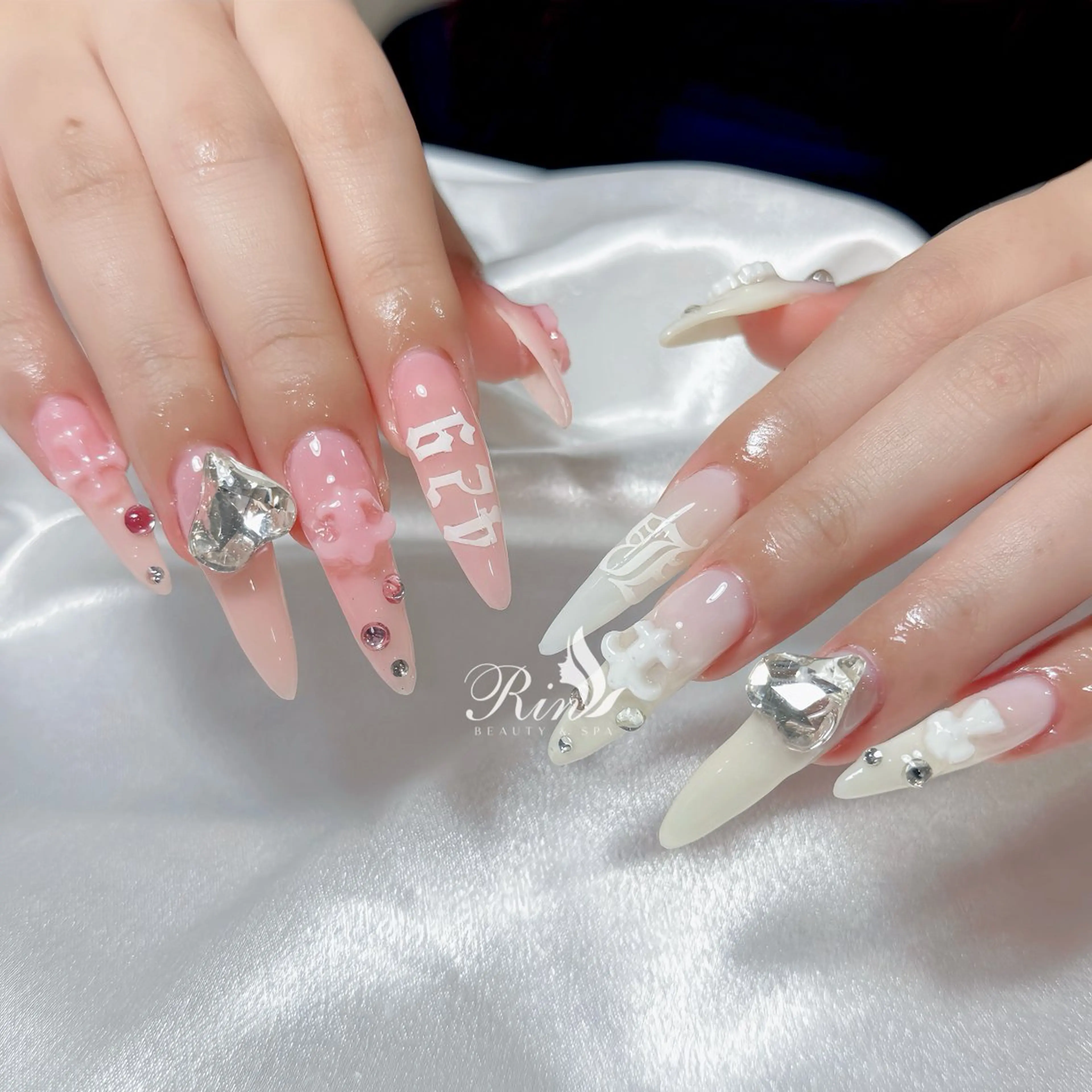 ネイル アートネイル 長さ出し ガーリー 韓国ネイル 持ち込み Rin Nail 新大久保店のネイルデザイン