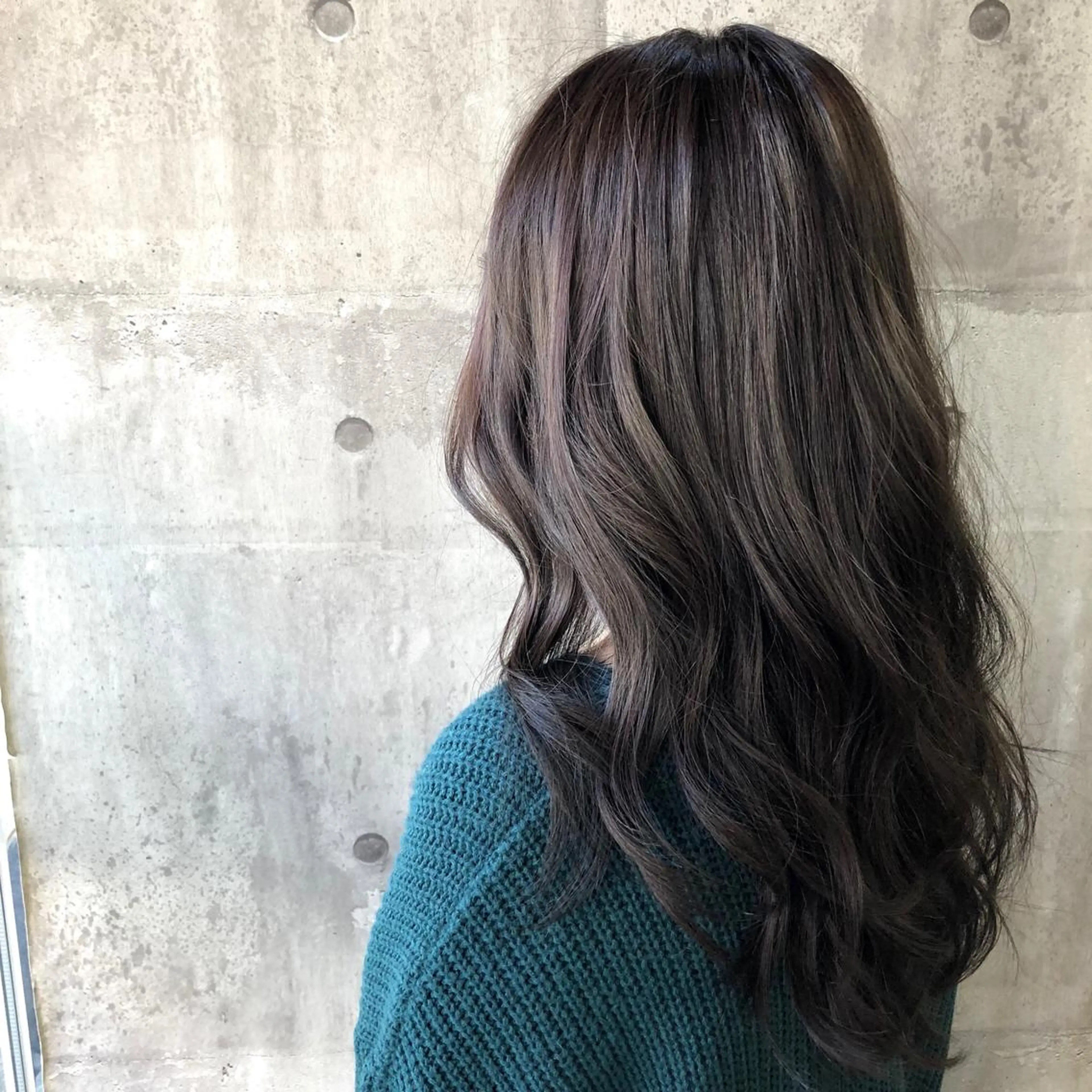 ロング カラー 菅沢 奈生のヘアスタイル
