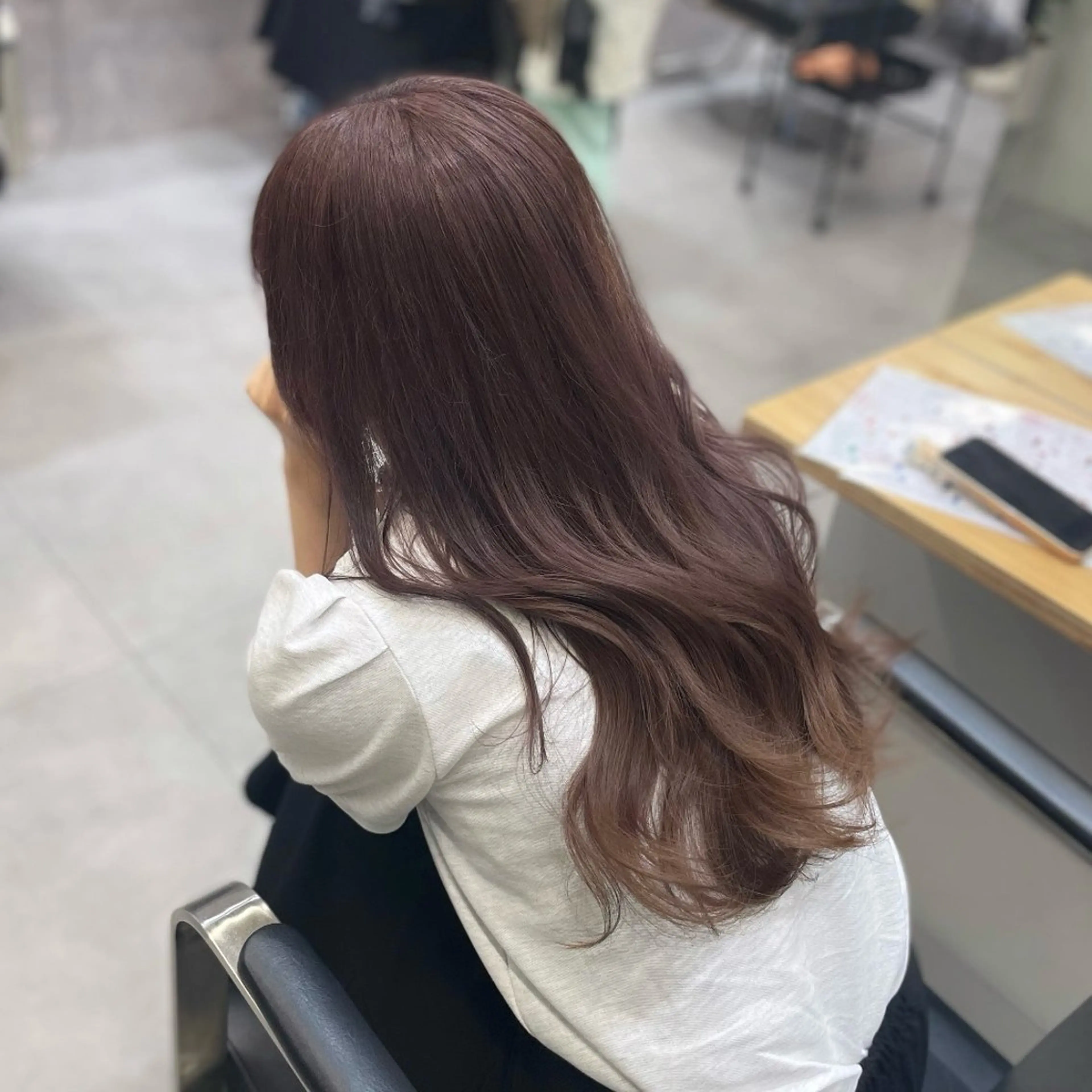 ロング カラー ベージュカラー ブリーチ ラベンダーカラー ラベンダーベージュ レイヤーカット カット ヘアカラー Rui/透明感カラー 暖色/レイヤーカットのヘアスタイル