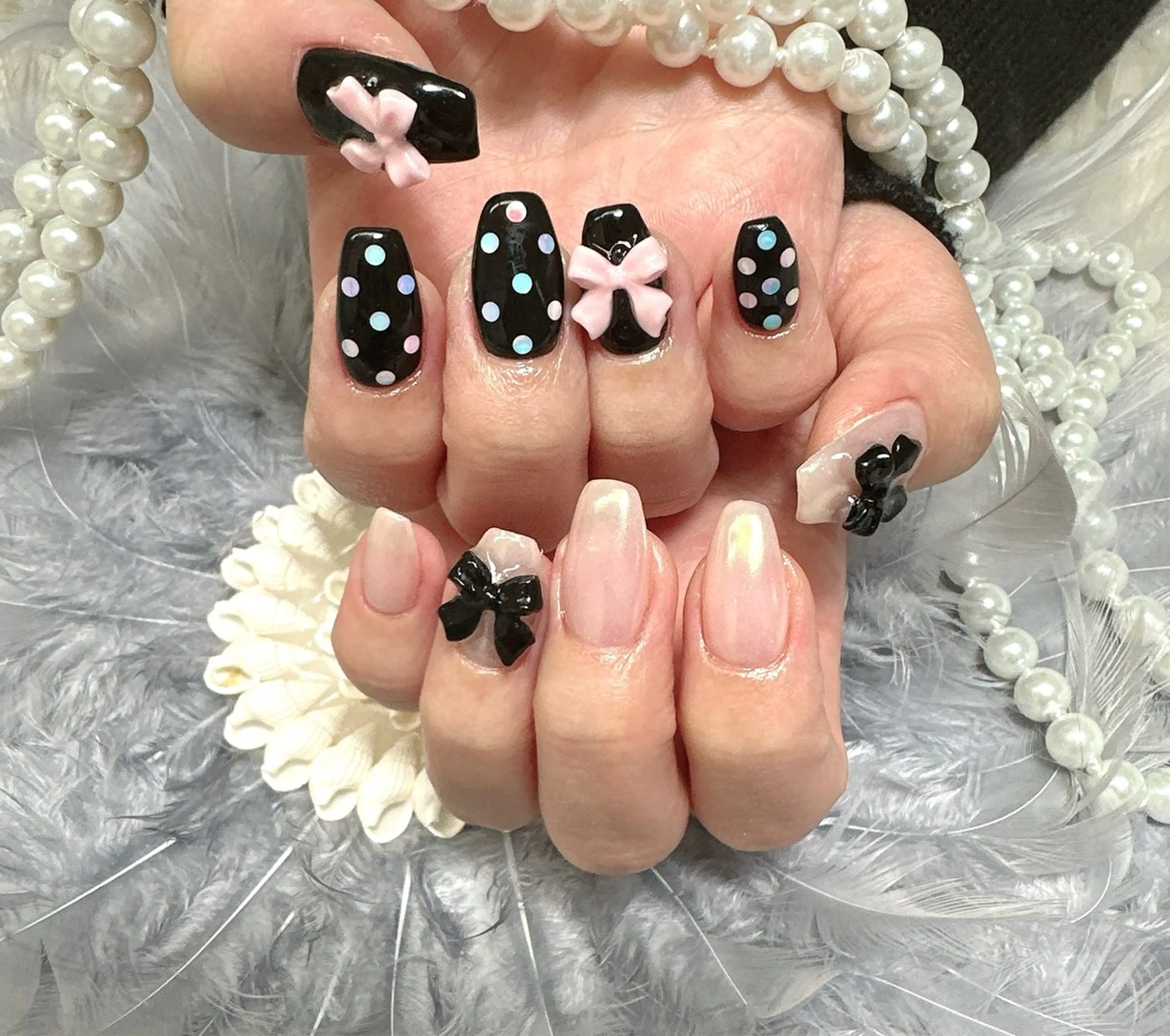 ネイル オーロラネイル ドット 持ち込み リボン ハンドネイル Pretty Nail Salonのネイルデザイン