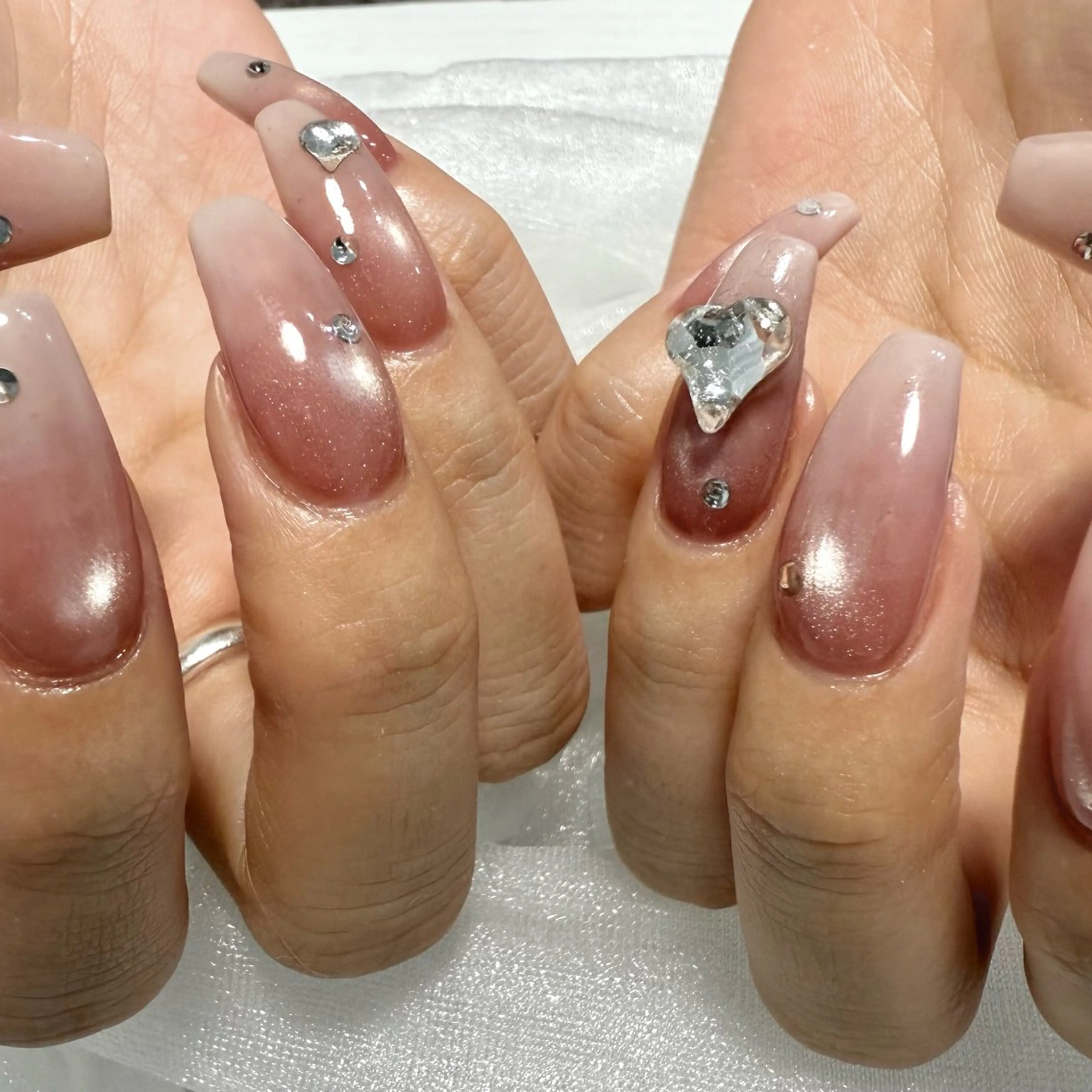 ネイル マグネットネイル ハンドネイル 💅🏽 SHIORI🌙のネイルデザイン