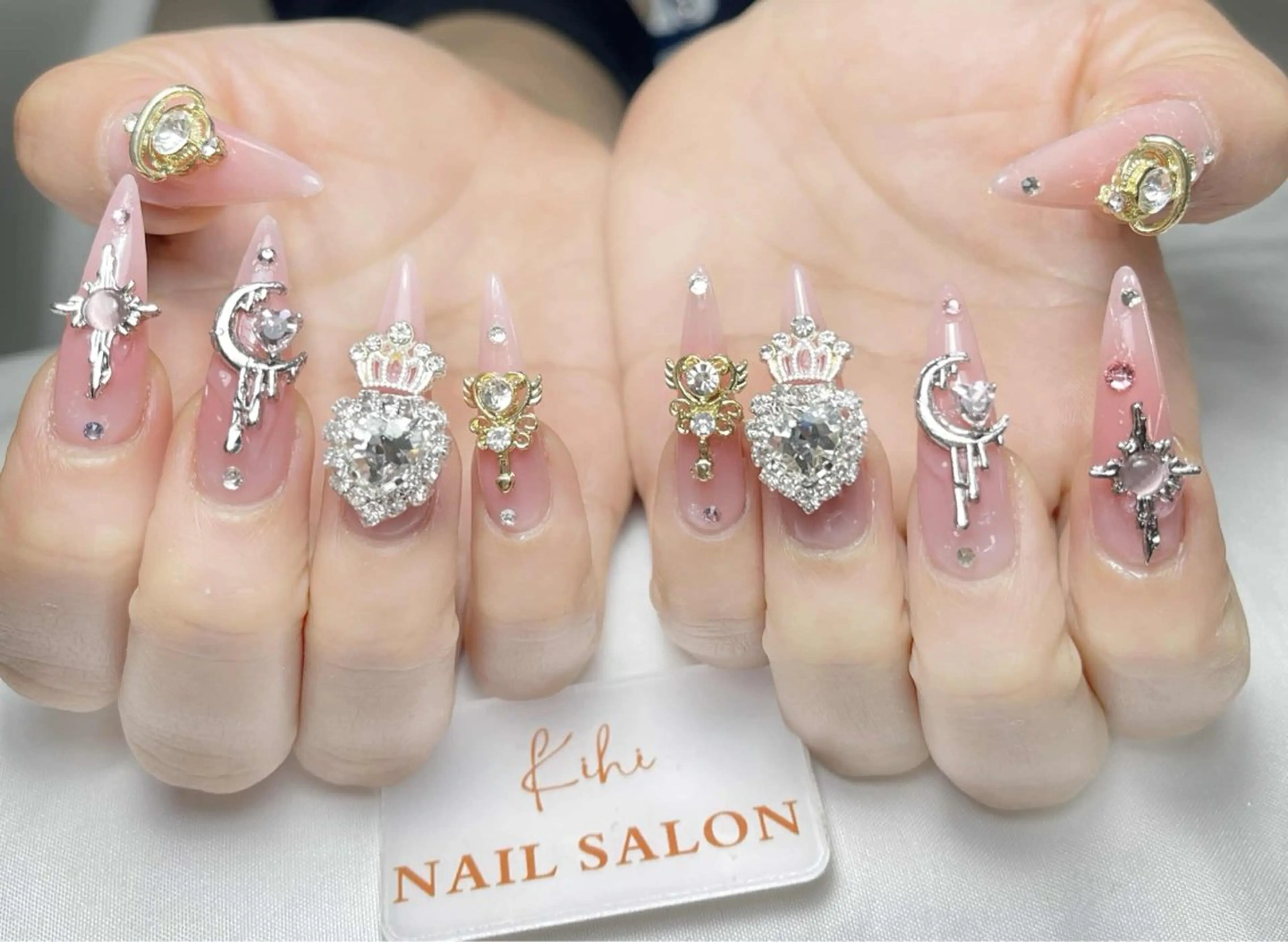 ネイル アートネイル フレンチネイル ジェルネイル グラデーション 韓国ネイル ハンドネイル 💕鈴木ユリ パラジェル/オフ無料のネイルデザイン