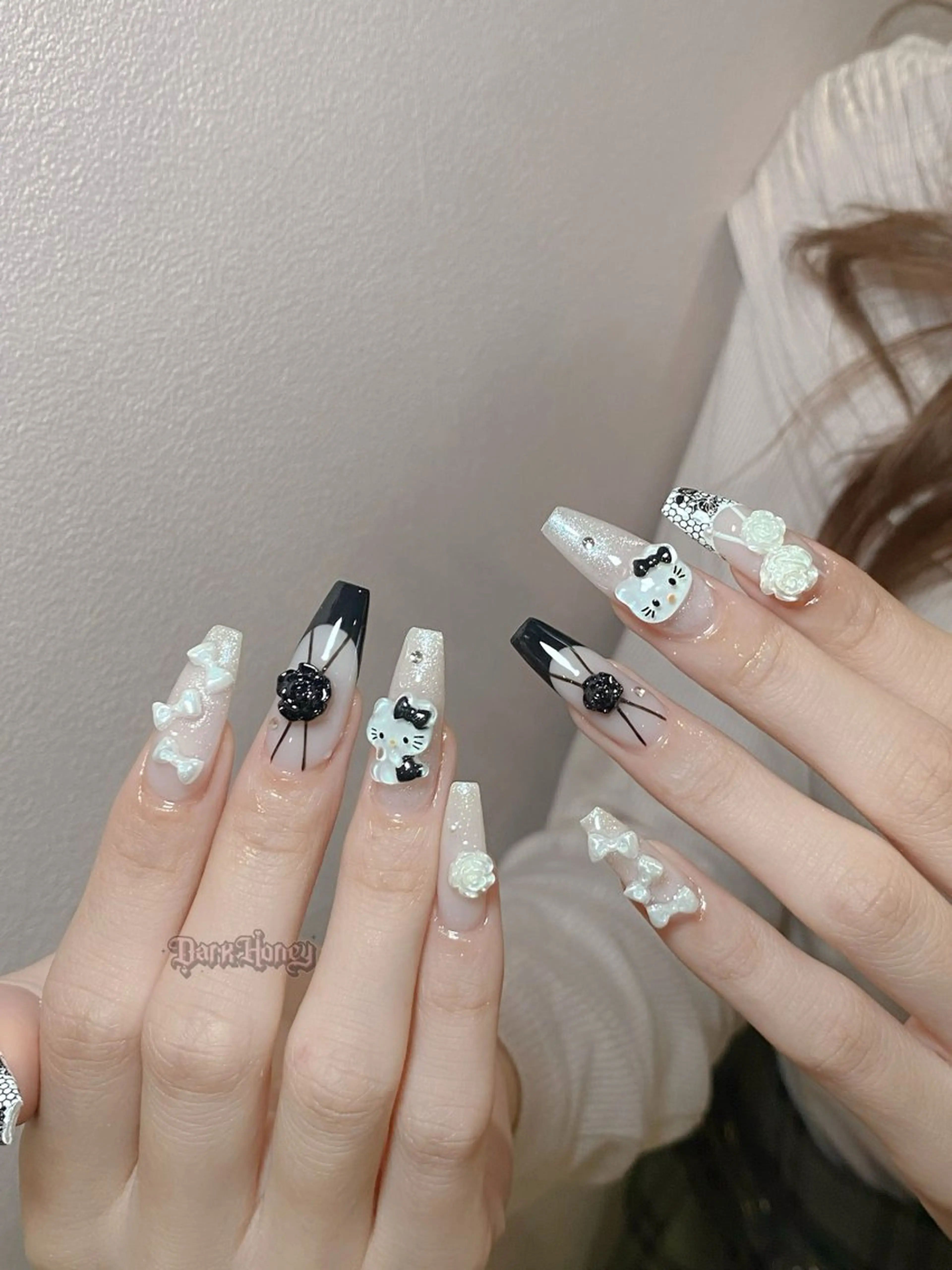 ネイル ハンドネイル Dark honey スカルプ専門原宿店のネイルデザイン