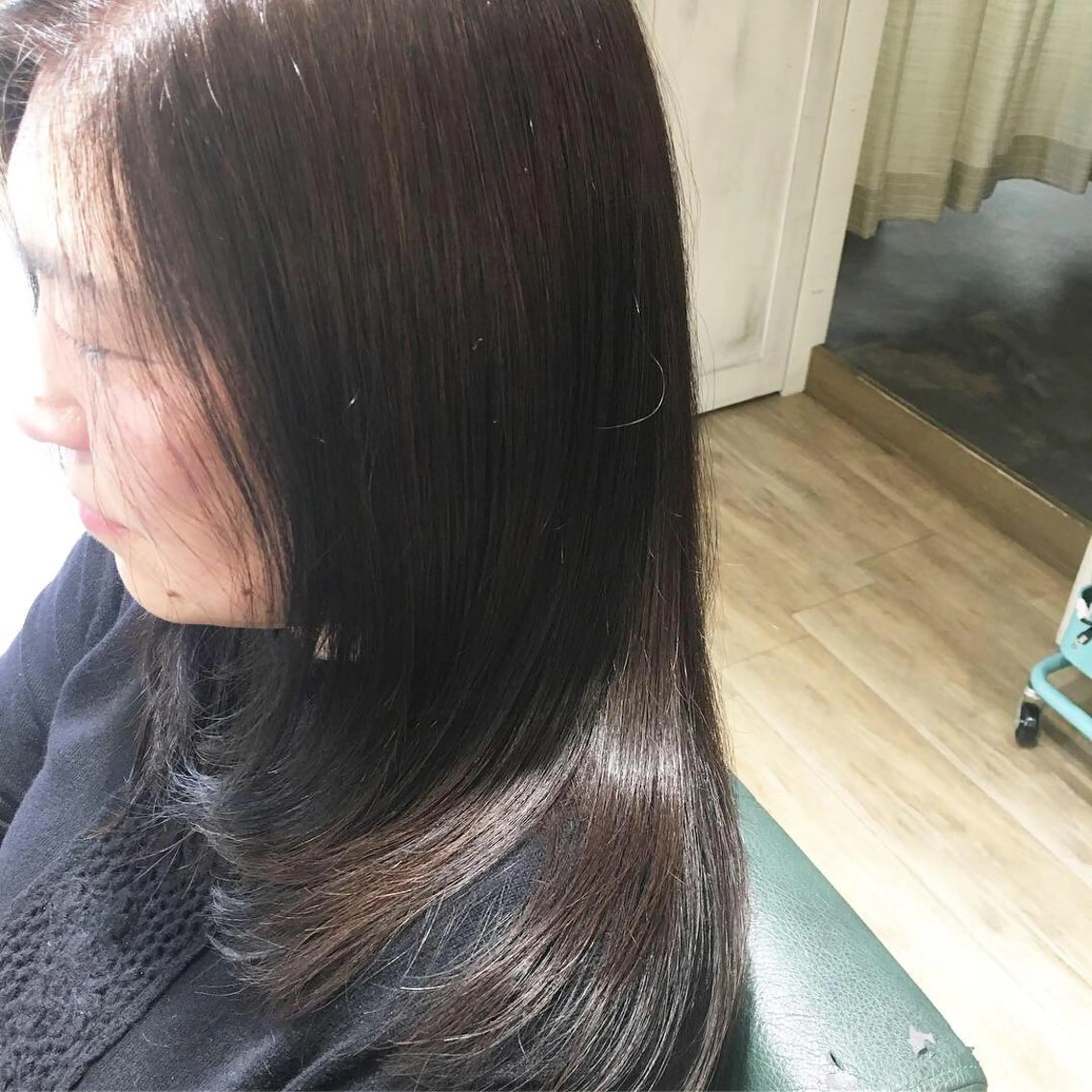 セミロング トリートメント ヘアカラー 高橋 葵のヘアスタイル