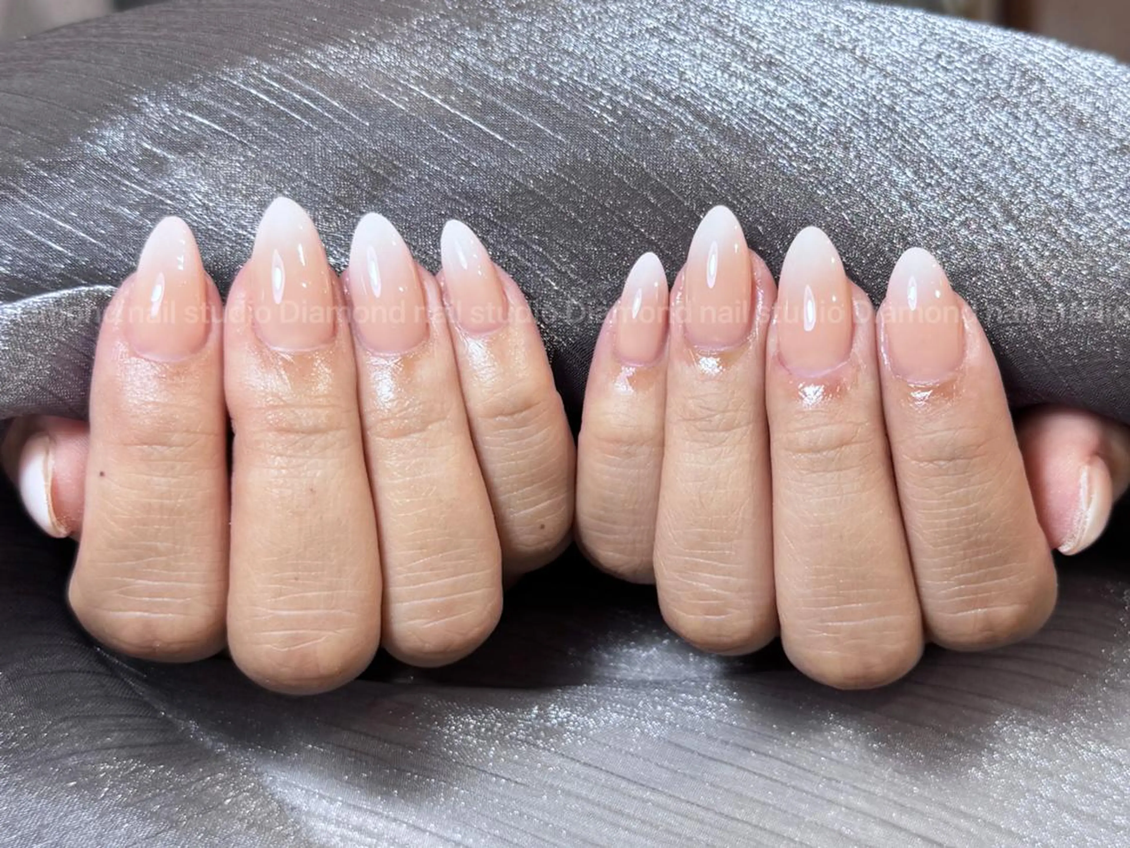 ネイル アートネイル オーロラネイル ガーリー キラキラネイル 韓国ネイル ハンドネイル ハンドケア Plenty 🚢のネイルデザイン