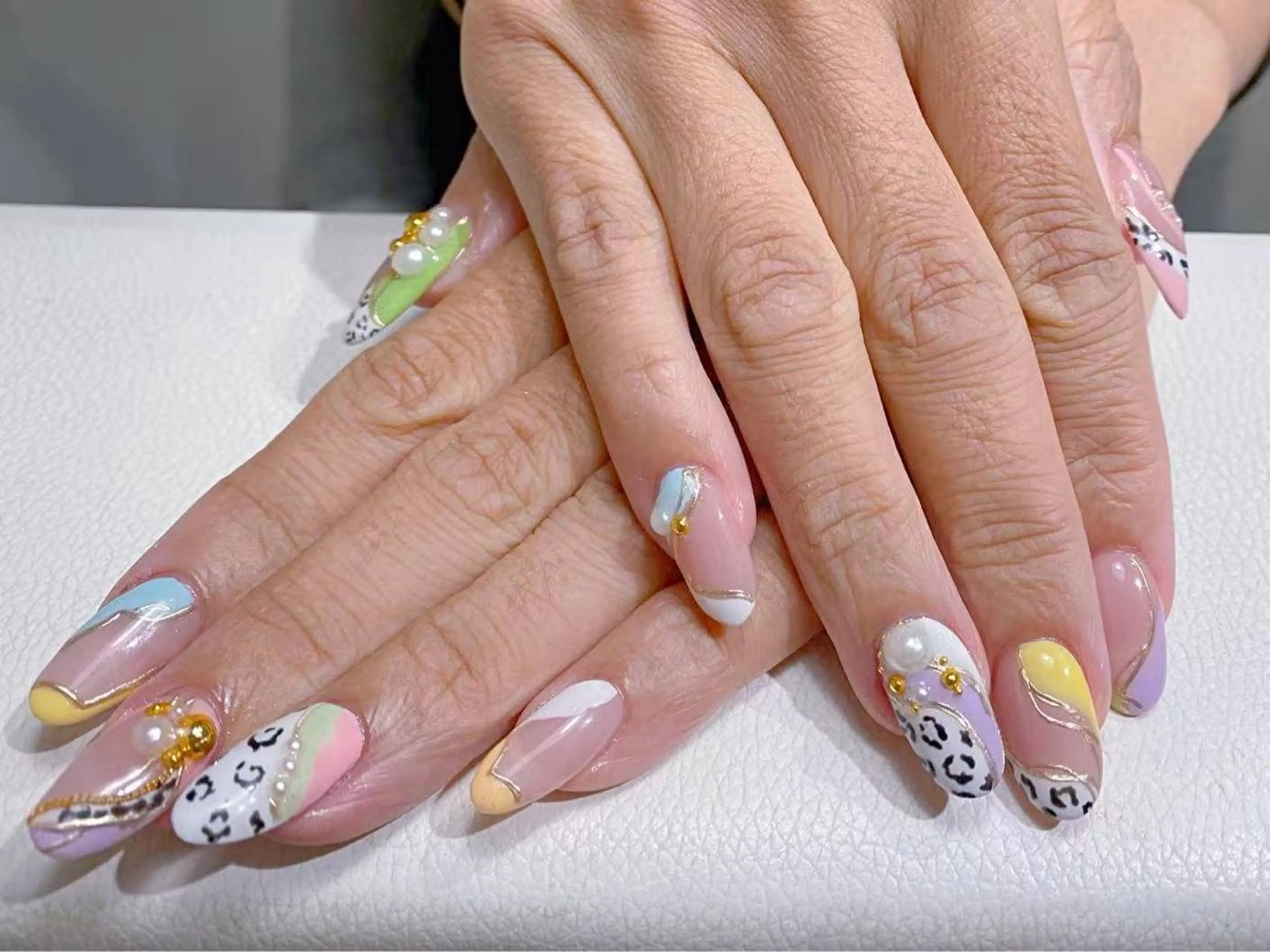 ネイル ハンドネイル 🌈 Laule'aのネイルデザイン