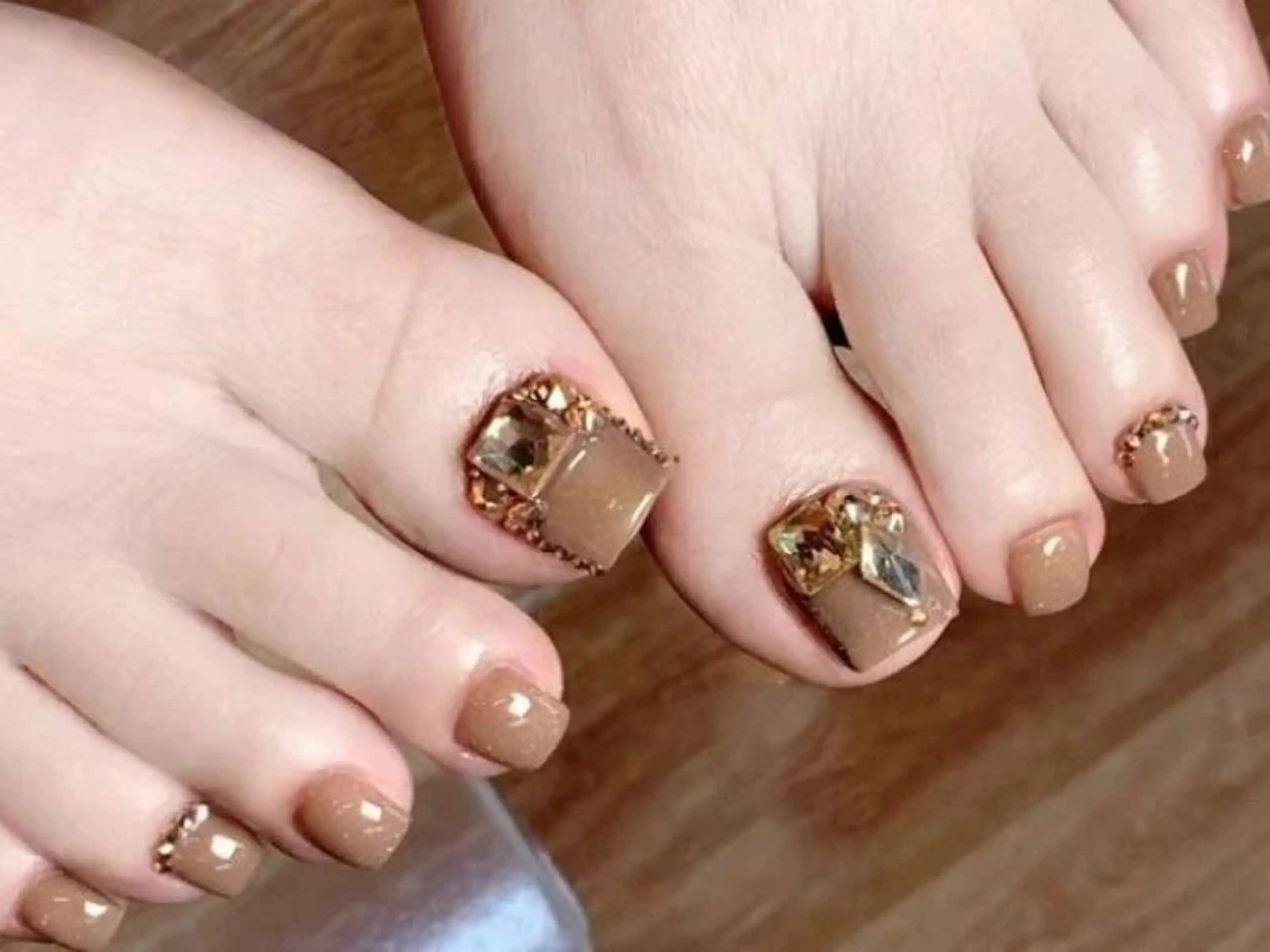 ネイル オーロラネイル クリアネイル フラッシュネイル ジェルネイル グラデーション フットネイル Amee Nail Salonのネイルデザイン