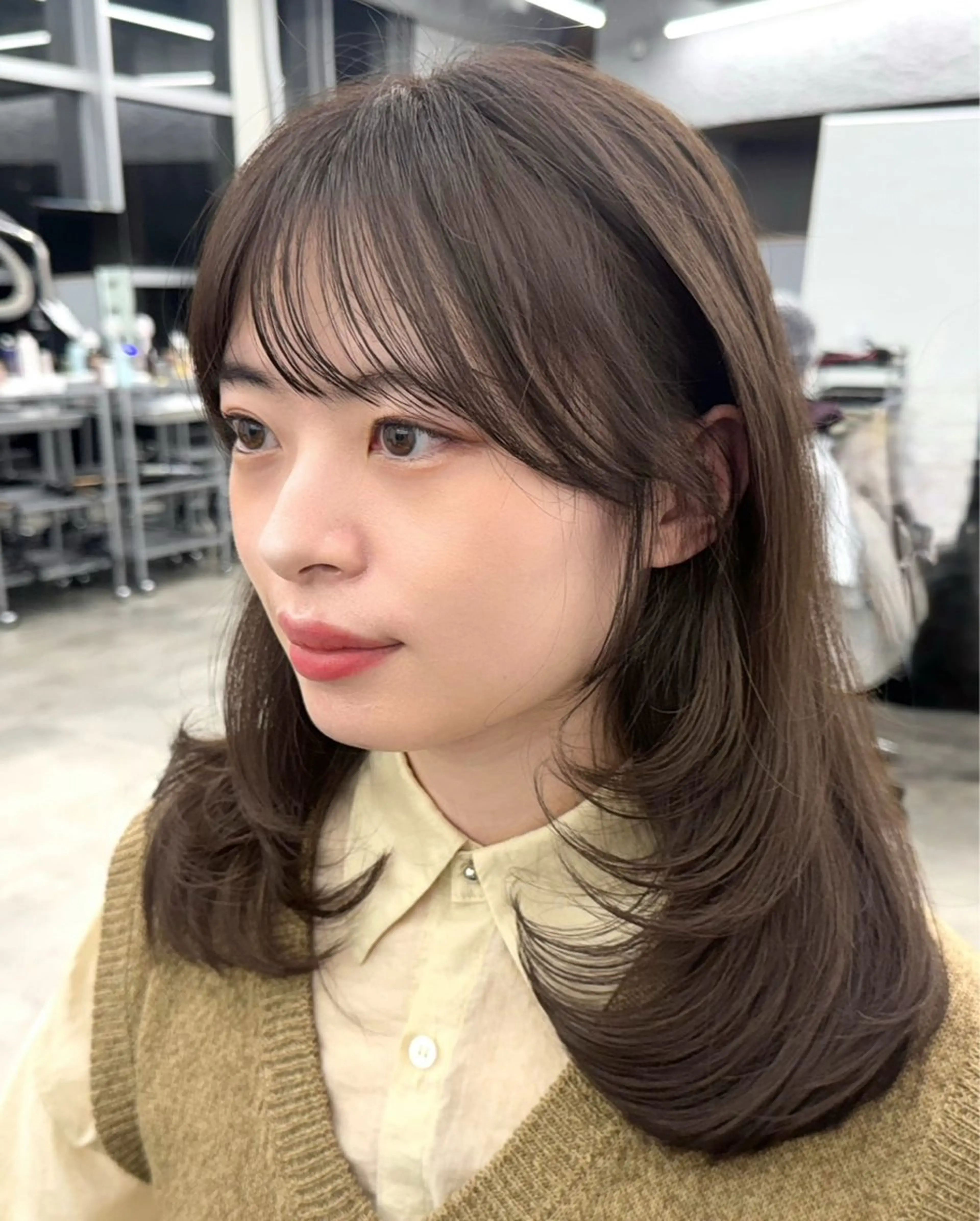ミディアム カラー ベージュカラー 透明感カラー オリーブベージュ レイヤーカット レイヤー🩰顔まわり /透明感/kanaのヘアスタイル