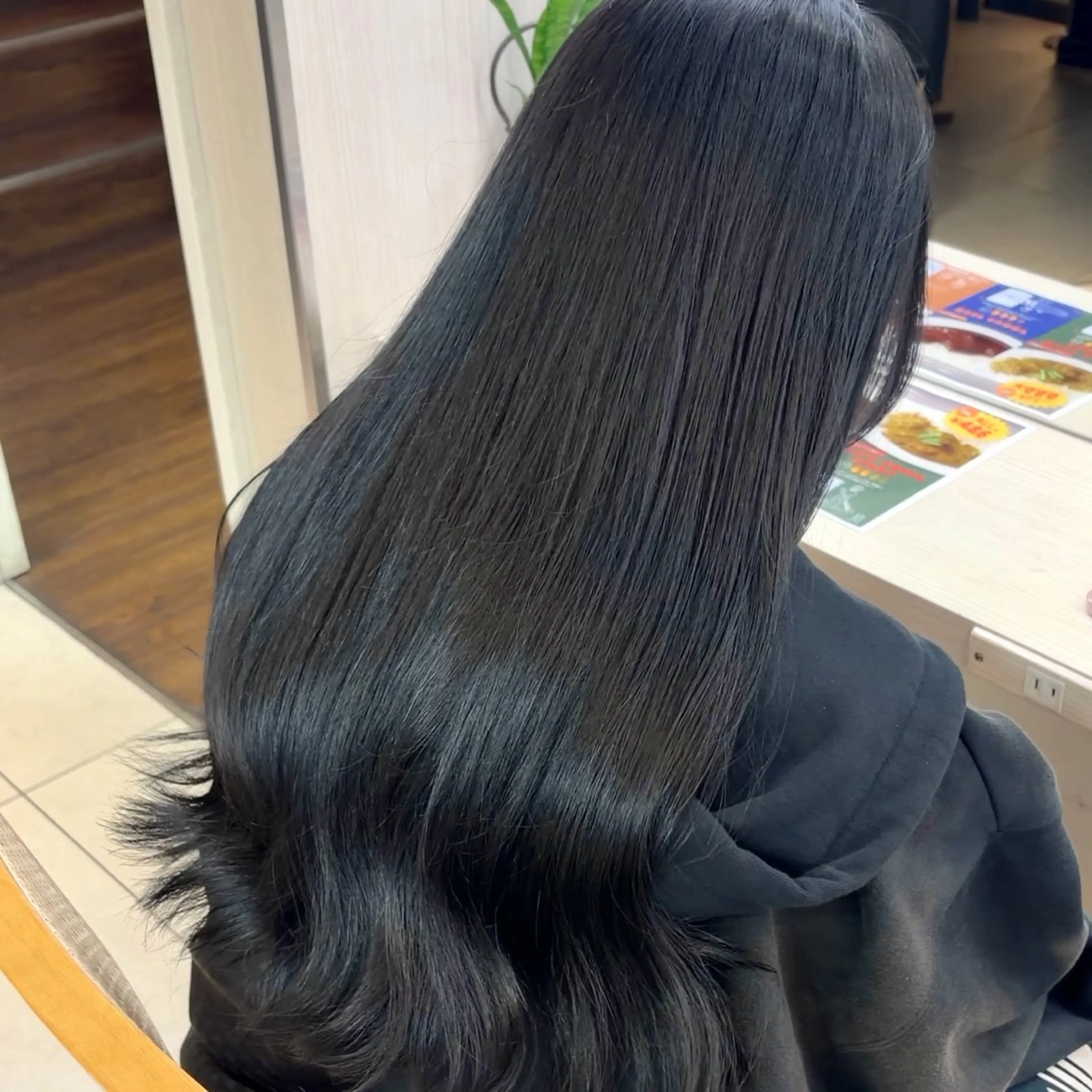 ロング カラー 透明感カラー ヘアカラー 横浜パーマ🌐メンズ 暖色カラーもえかのヘアスタイル