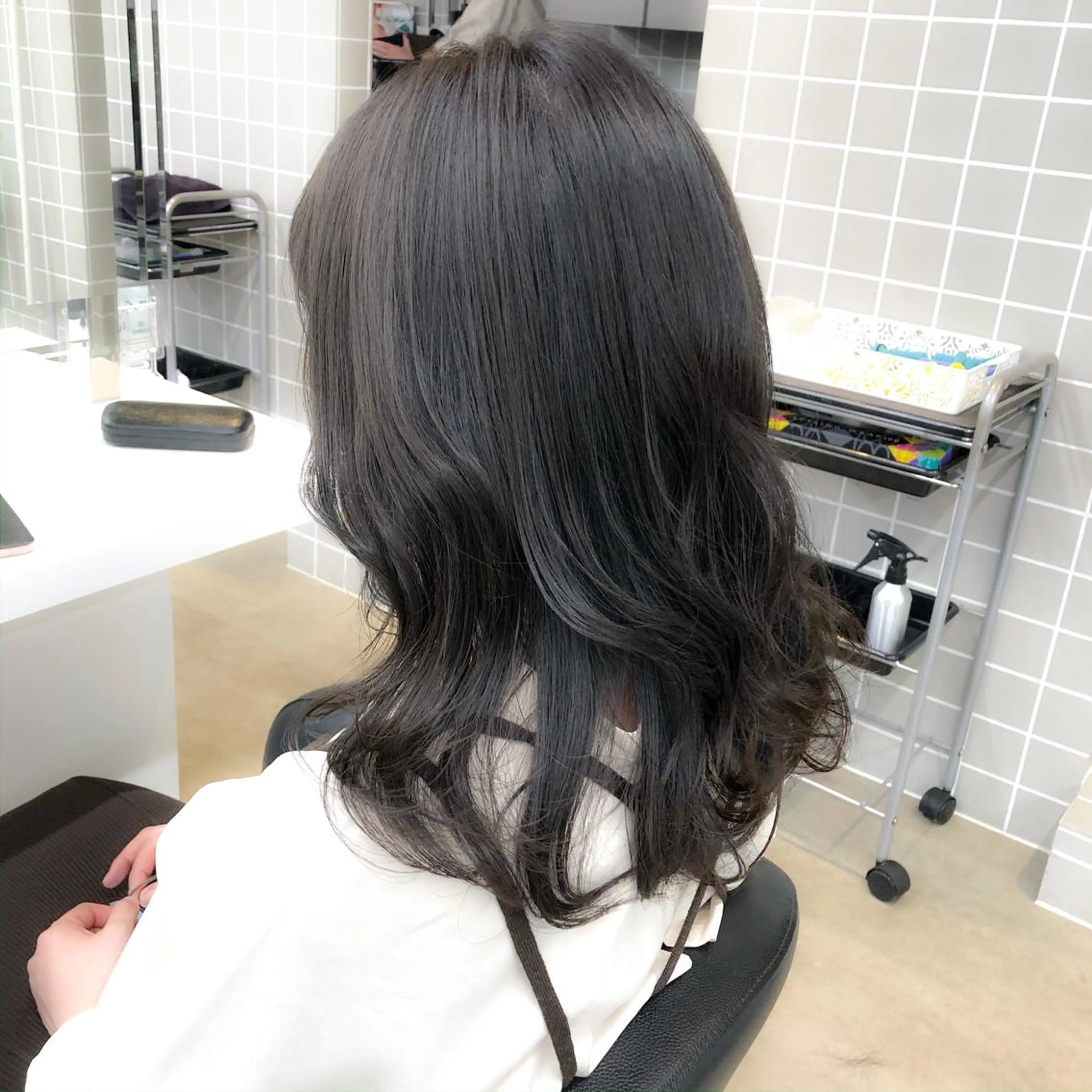 ミディアム カット ヘアカラー ハイトーン×レイヤー カットTAKUMIのヘアスタイル