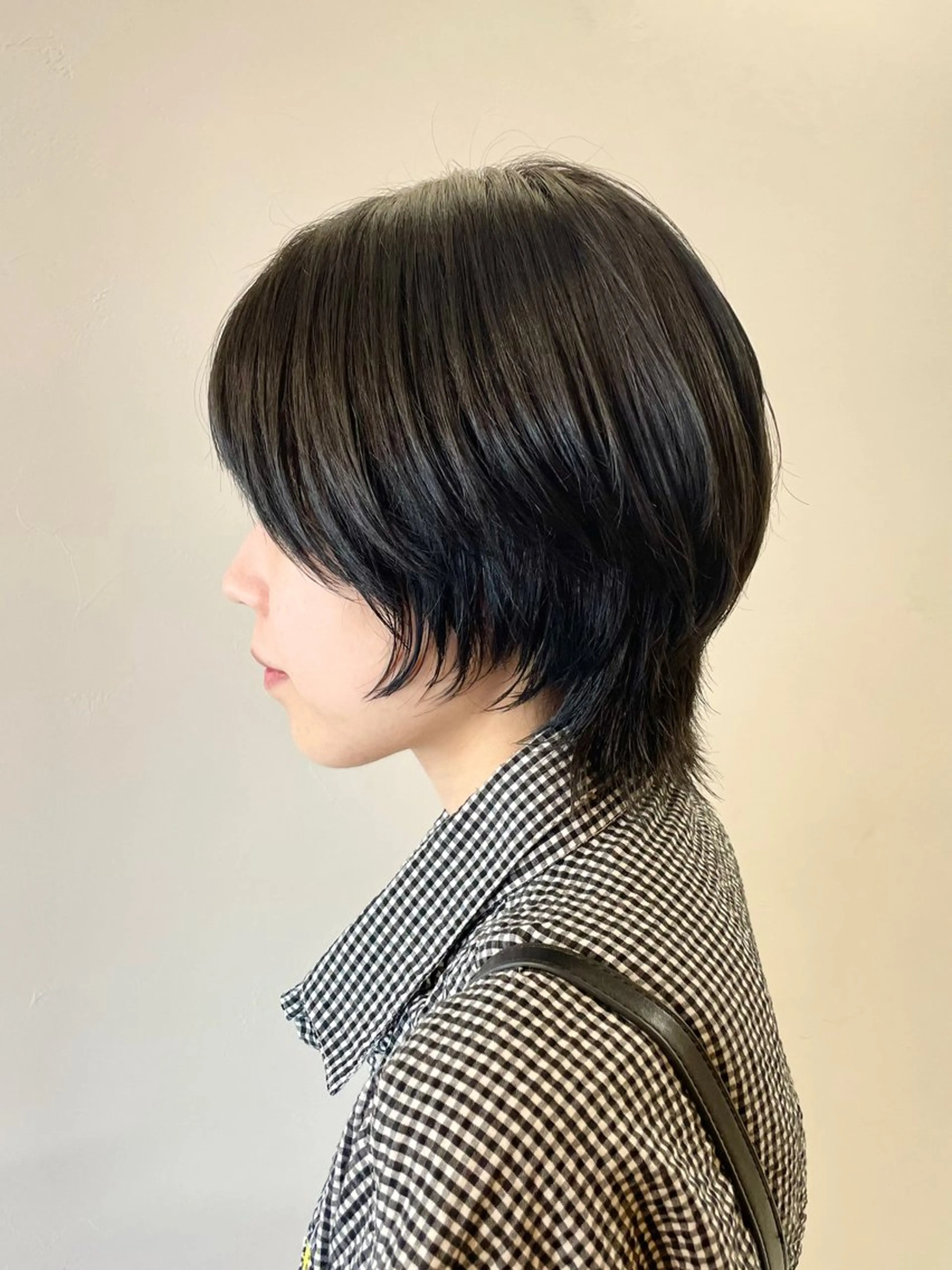 ミディアム カラー ブリーチ ブリーチなしカラー ウルフカット スズキ シオリのヘアスタイル