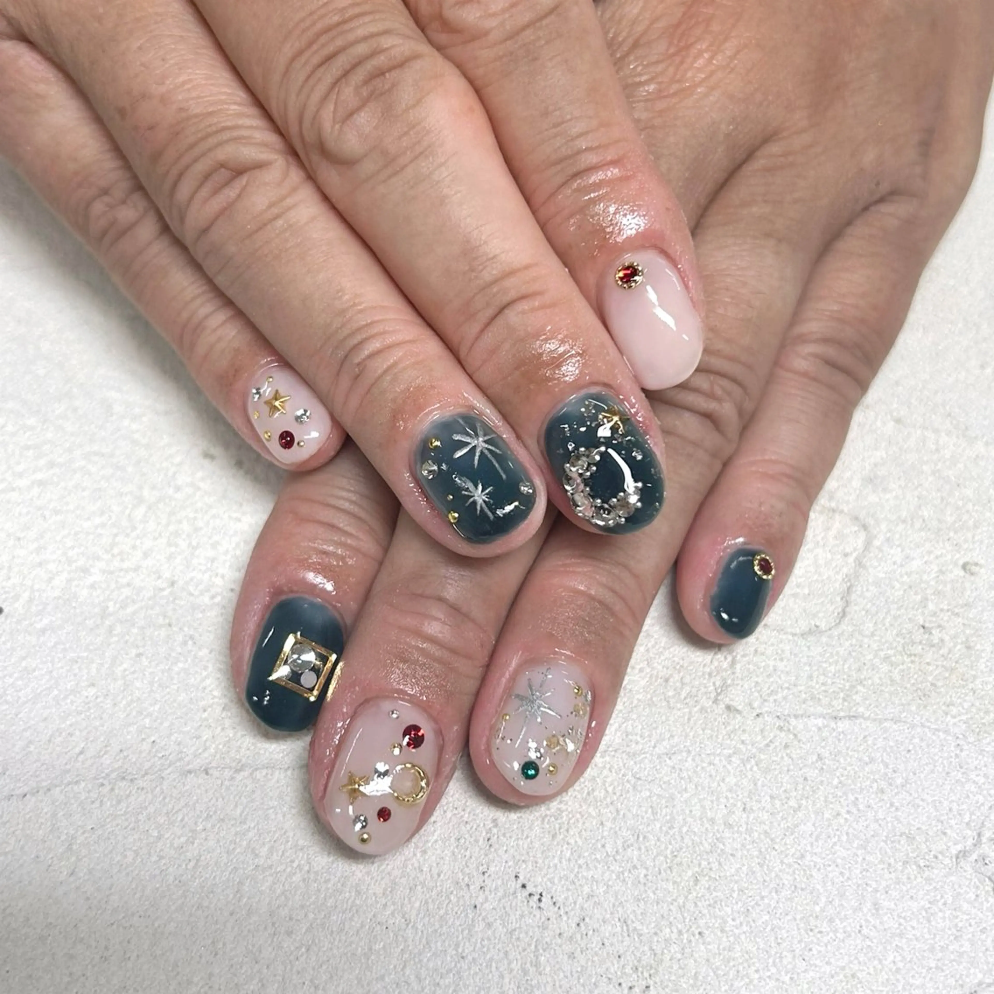 ネイル 持ち込み 冬ネイル クリスマス REMIA 🤍harukaのネイルデザイン
