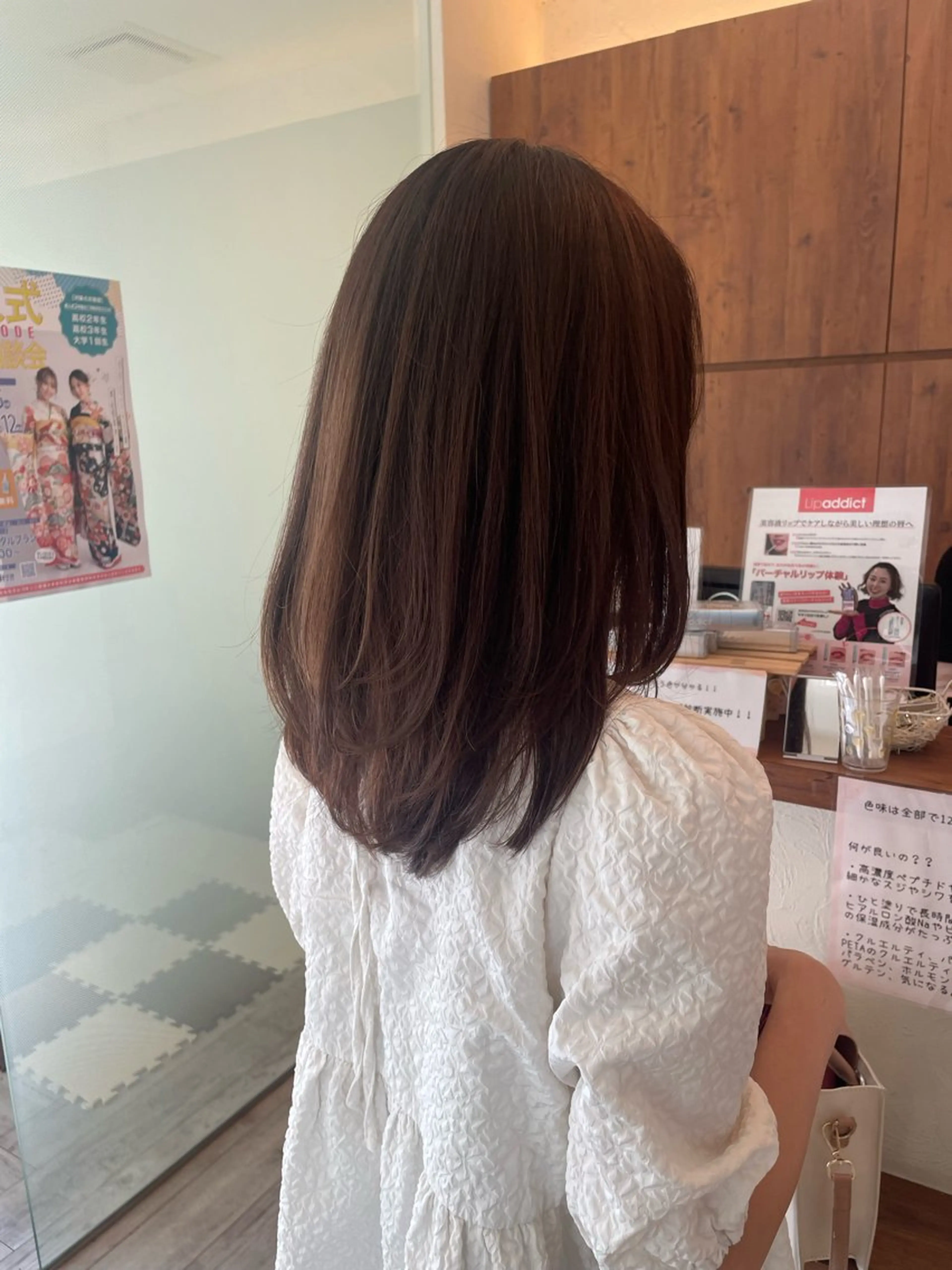 セミロング カット ヘアカラー 西山 瑞希のヘアスタイル