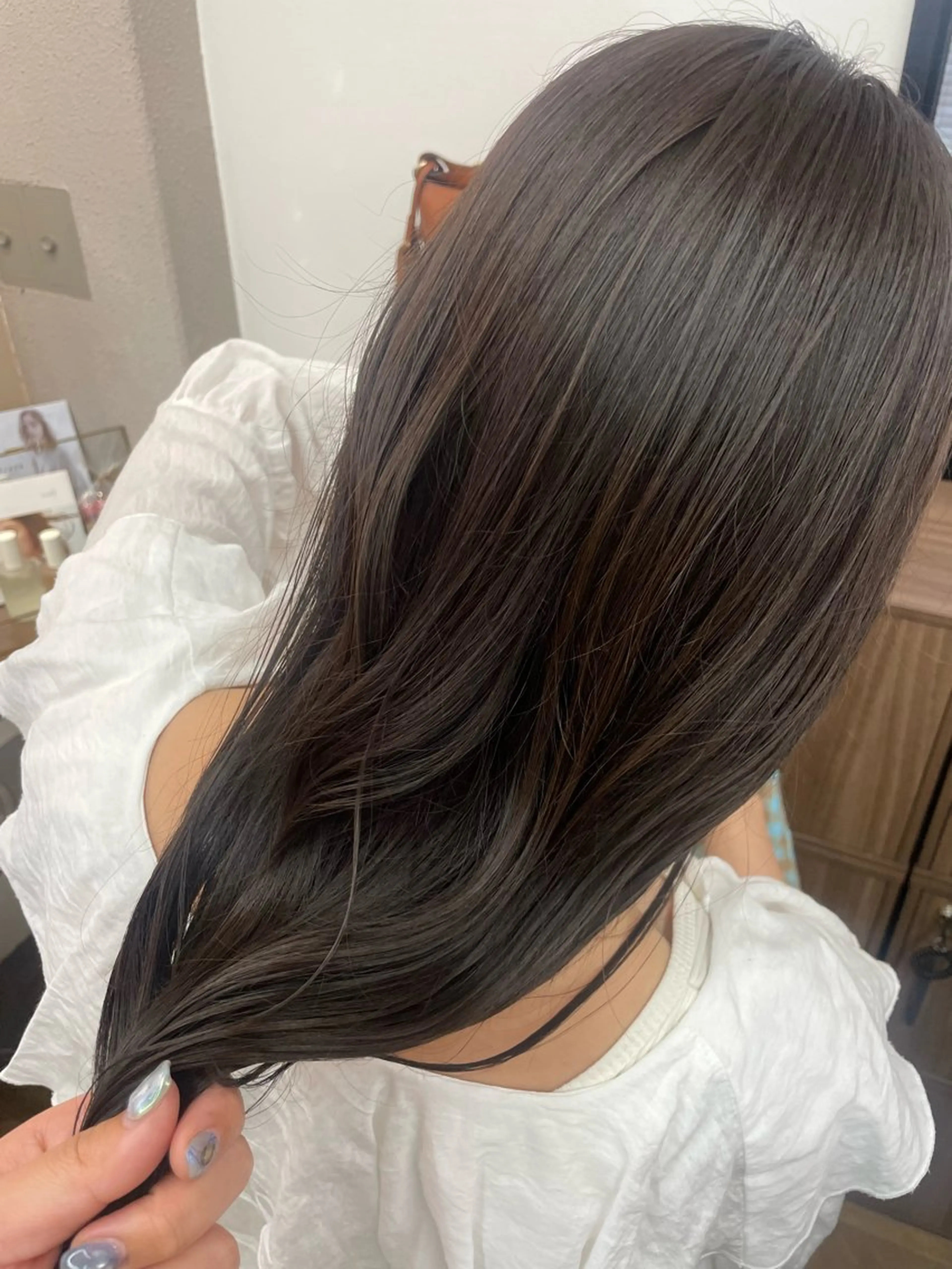 ロング カラー グレージュ オリーブグレージュ オリーブグレー カット ヘアカラー トリートメント SALOWIN  吉祥寺店所属・くすみベージュカラー 🪻HARUKAのヘアスタイル