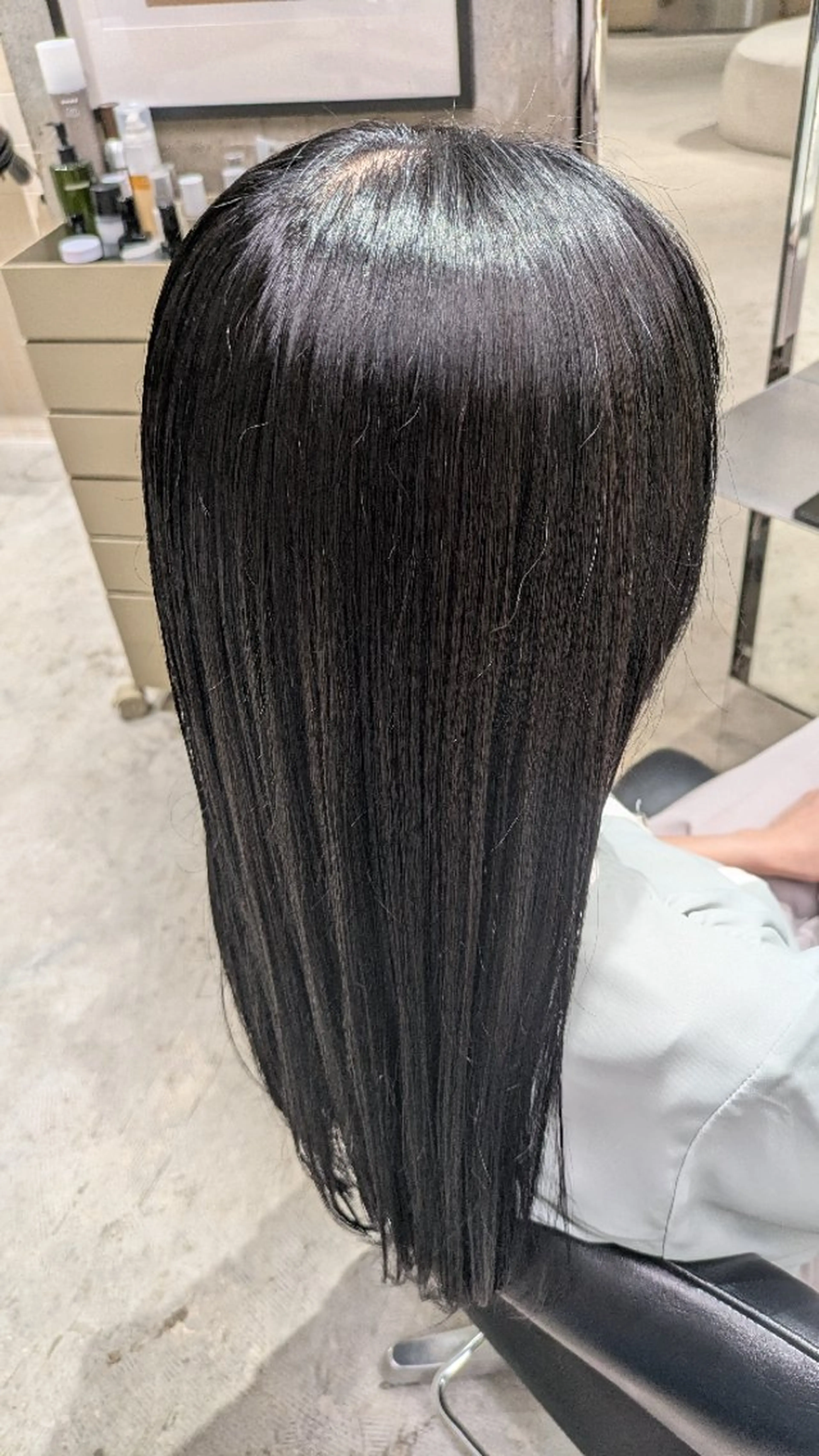 カラー アッシュ 黒髪 縮毛矯正💕艶カラー 金川萌萌のヘアスタイル