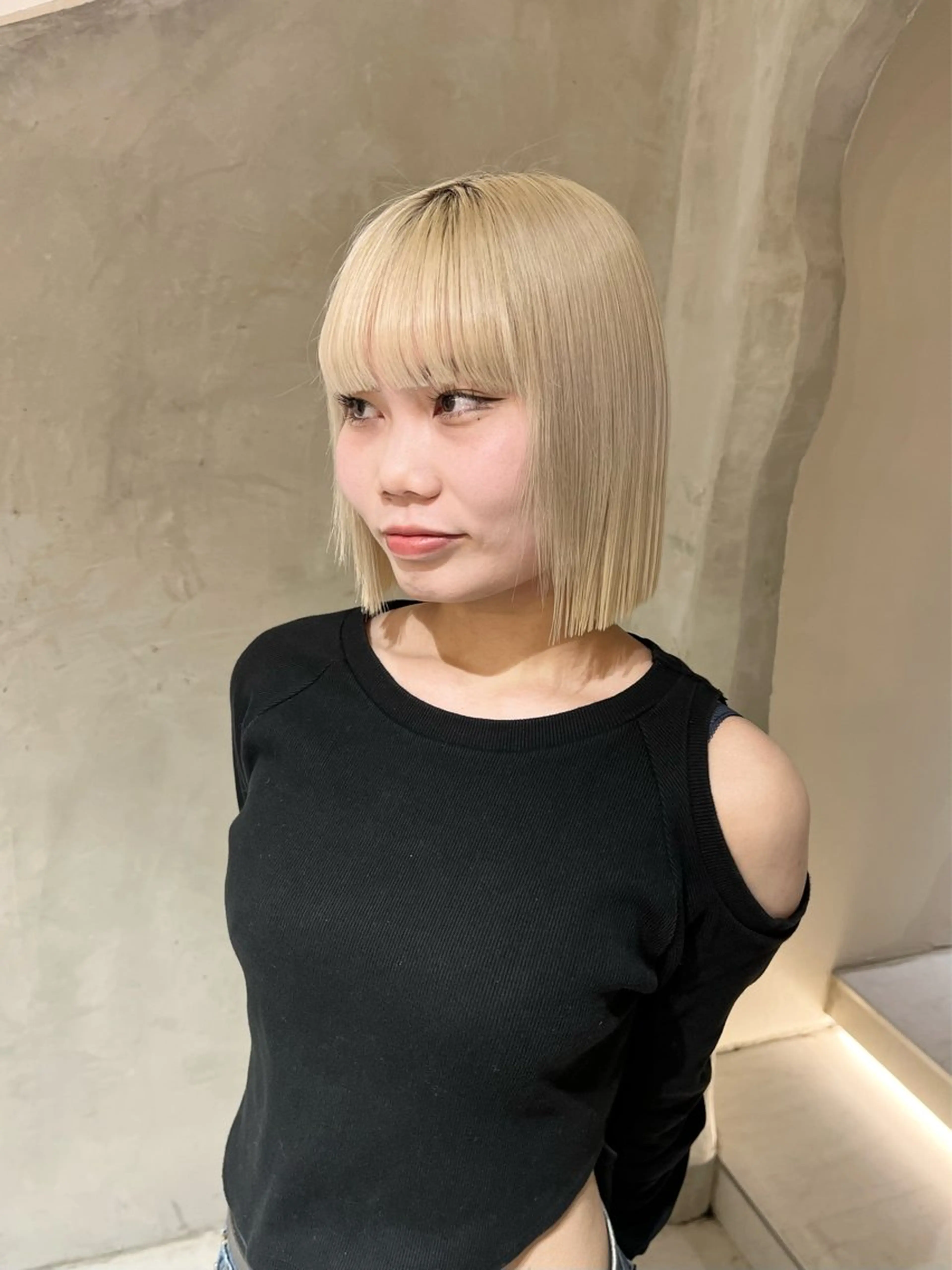 ミディアム カラー カット ヘアカラー トリートメント 切りっぱなしボブ/ 艶カラー/綾莉のヘアスタイル