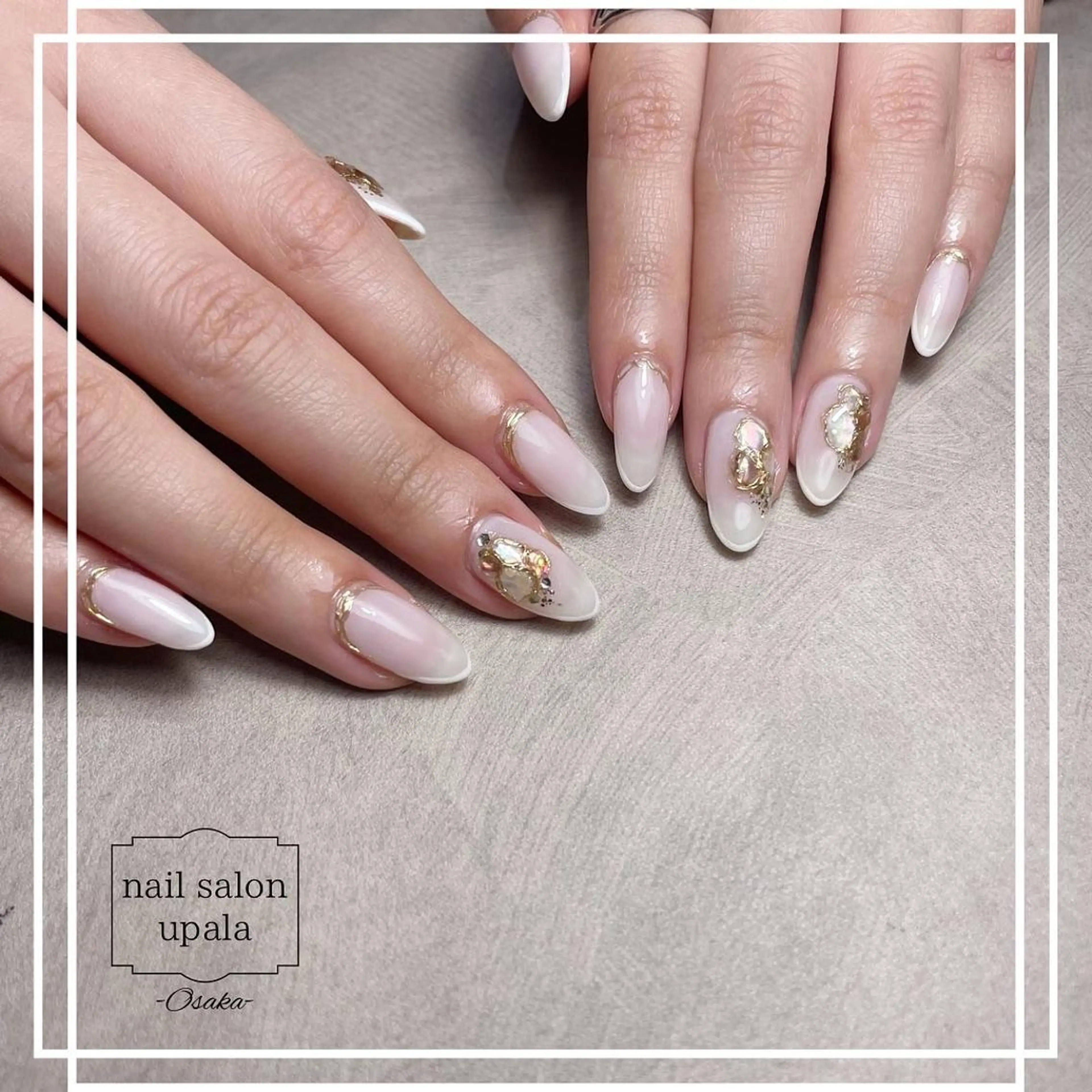 ネイル 韓国ネイル ニュアンスネイル ホワイト 冬ネイル クリスマス ハンドネイル upala Mayukoのネイルデザイン