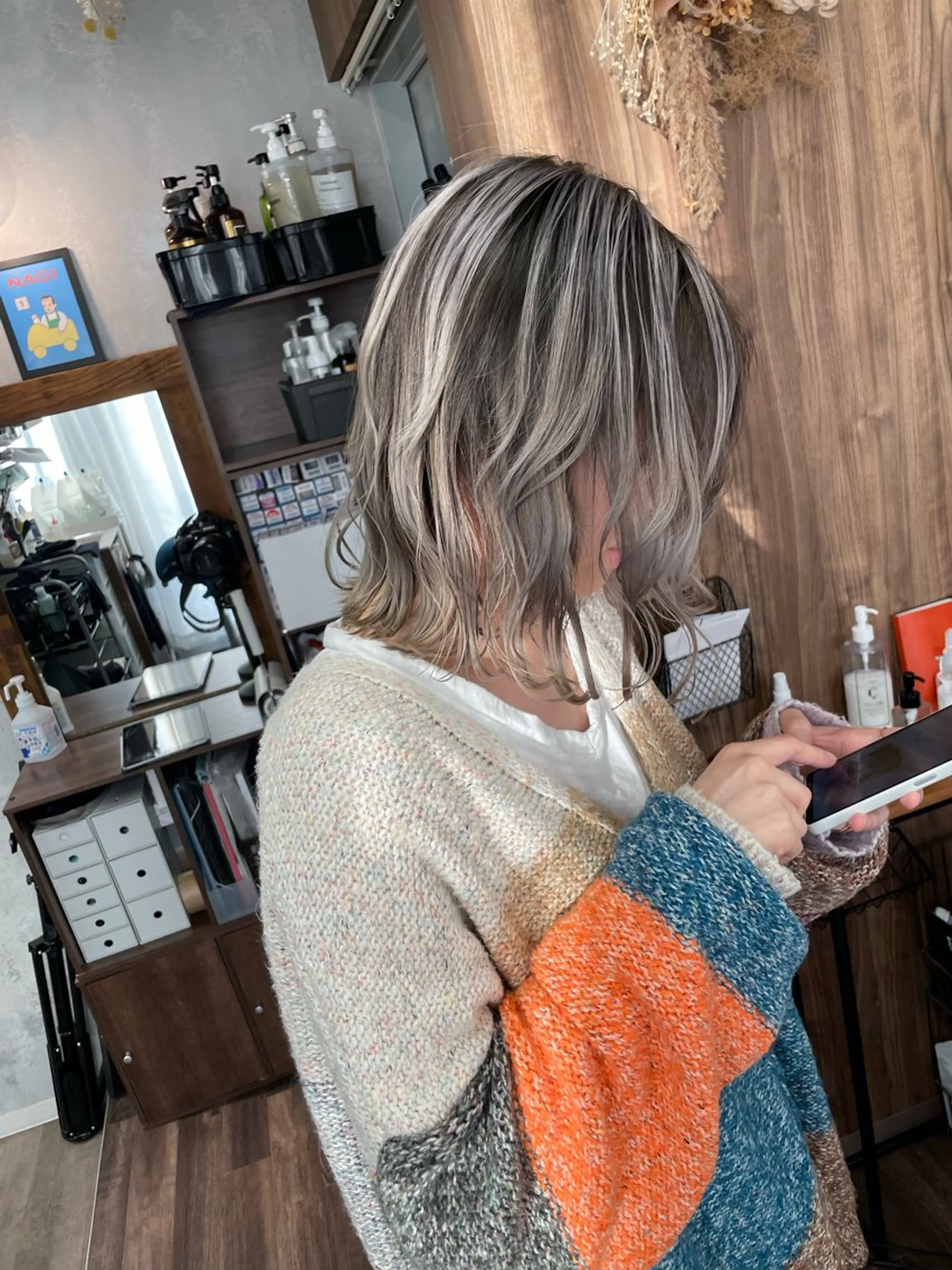 ミディアム カラー バレイヤージュ レイヤーカット ヘアカラー トリートメント Lull1人美容室 バレイヤージュのヘアスタイル