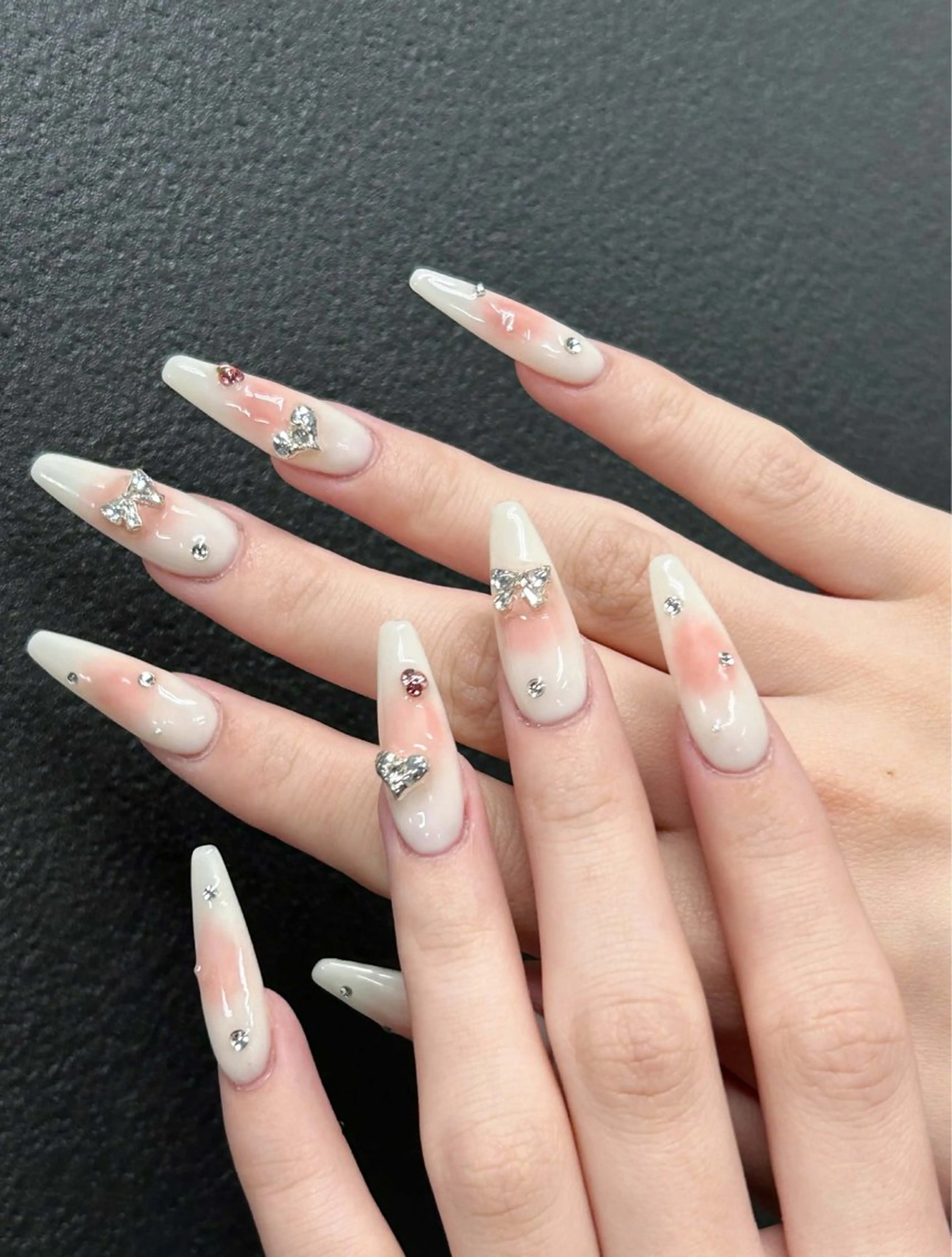 ネイル ハンドネイル Tini ANA.CHUOのネイルデザイン